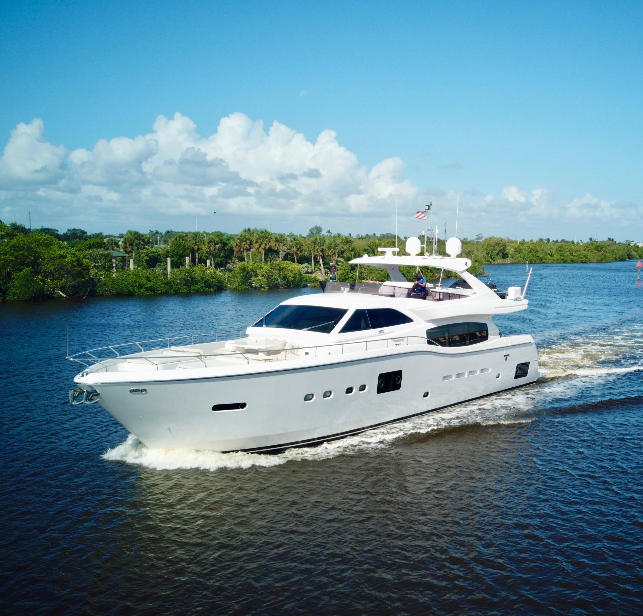 2010 FERRETTI YACHTS ALTURA 840