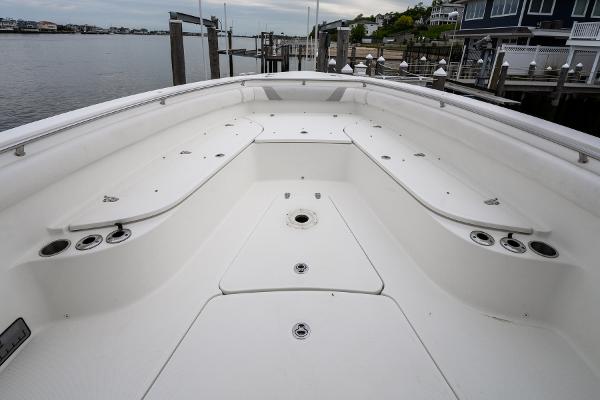 32' Boston Whaler, Listing Number 100915559, - Photo No. 4