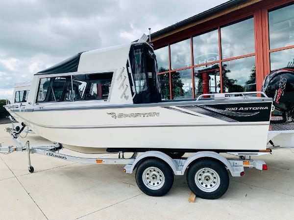 2021 Spartan boat for sale, model of the boat is 200 Astoria & Image # 1 of 36