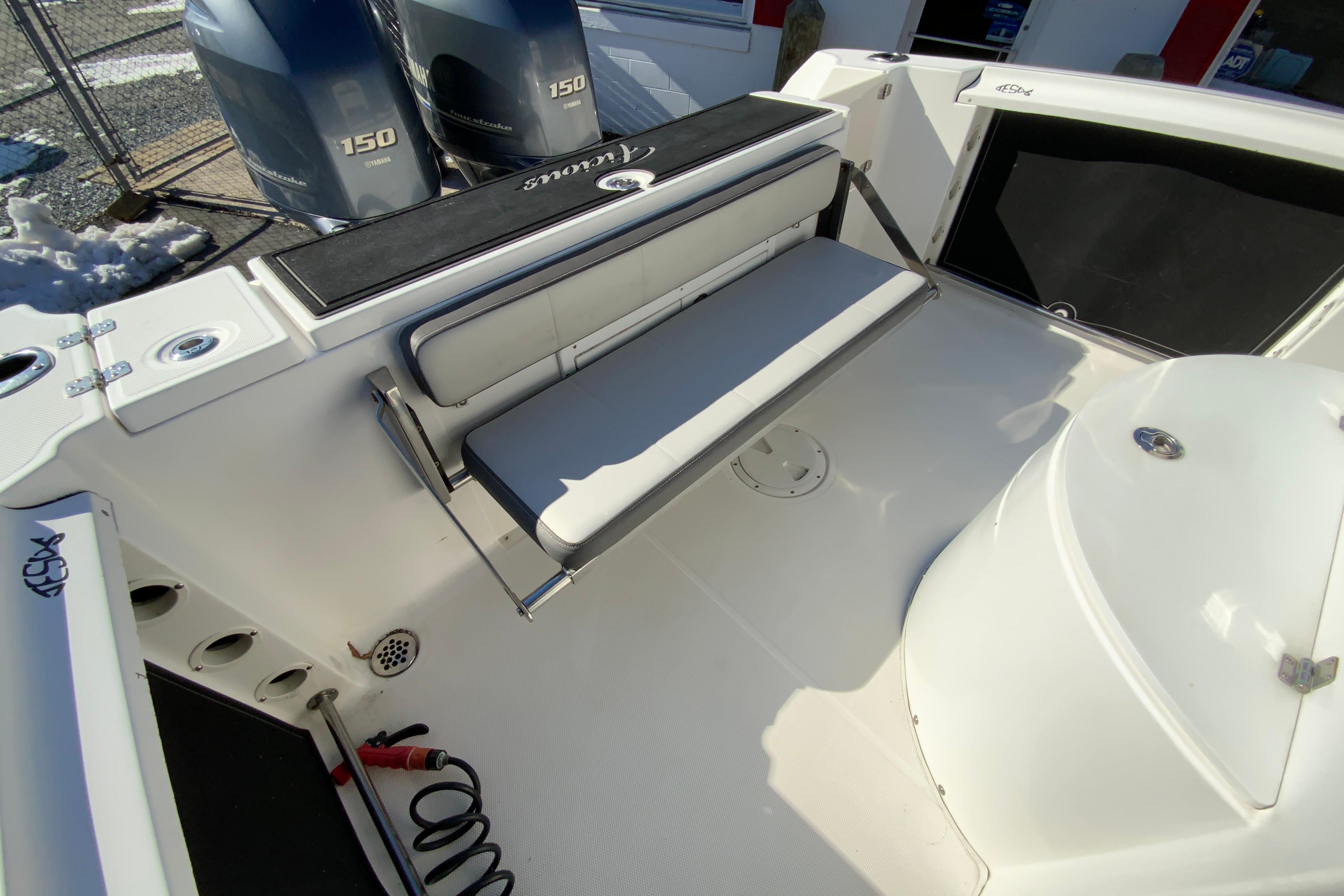 2020 Aquasport 2500 Center Console-18