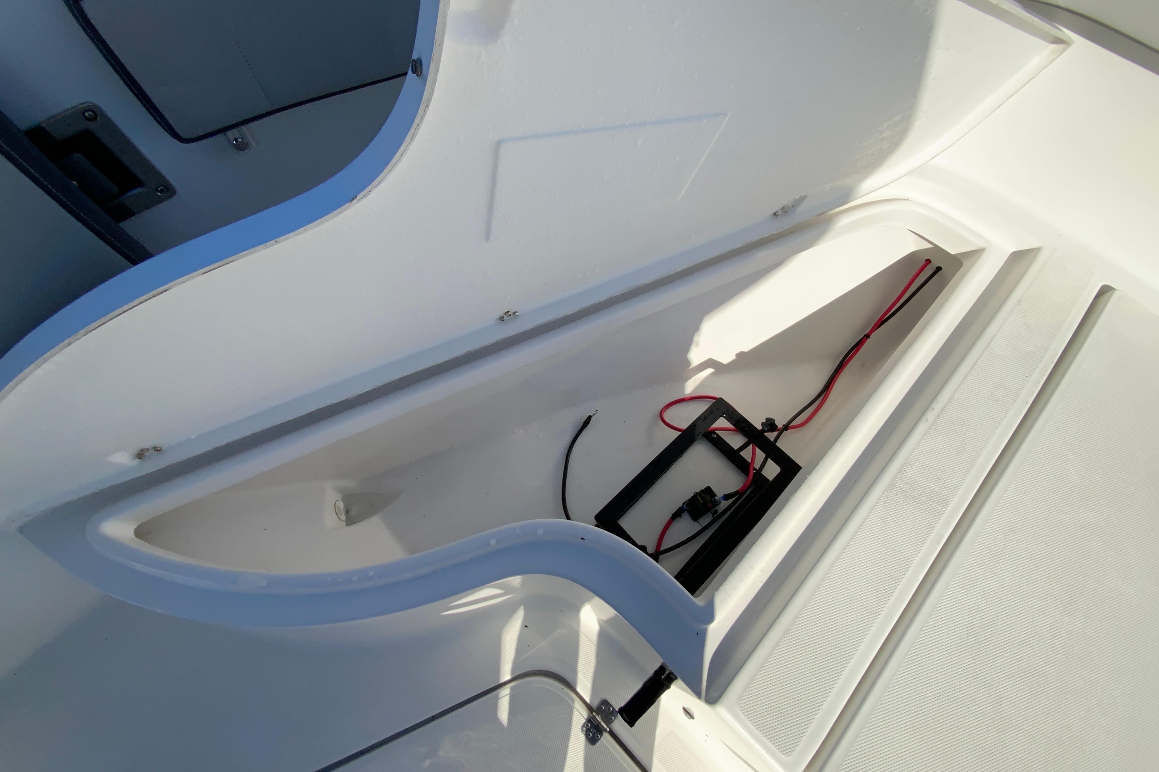 2020 Aquasport 2500 Center Console-30