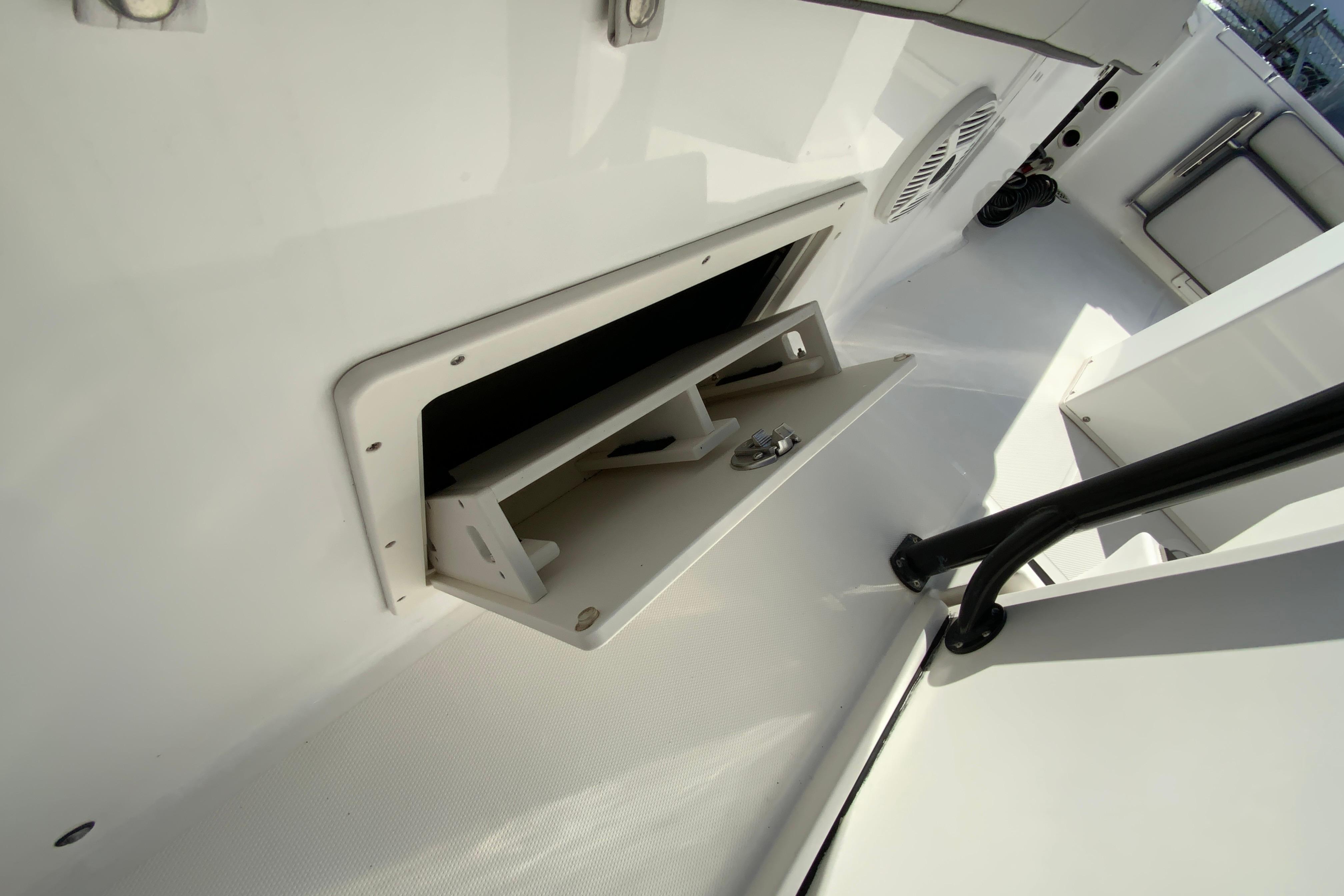 2020 Aquasport 2500 Center Console-34