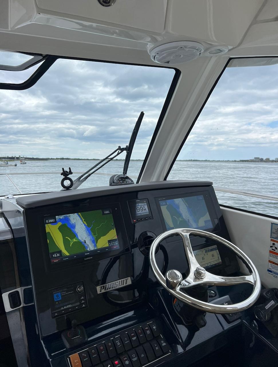 2019 Pursuit OS 325 Offshore