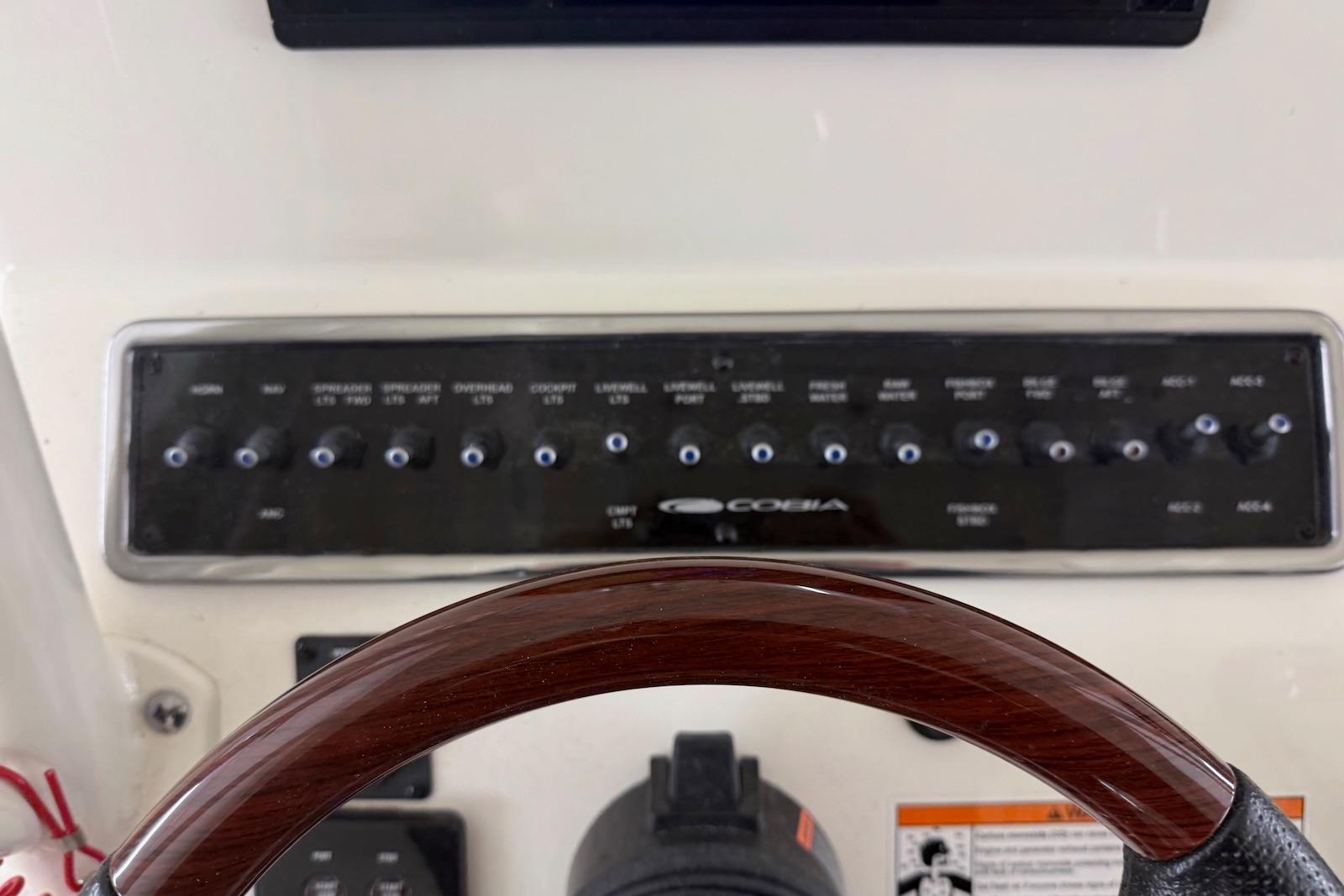 M 10521 JP Knot 10 Yacht Sales M 10521 JP Knot 10 Yacht Sales