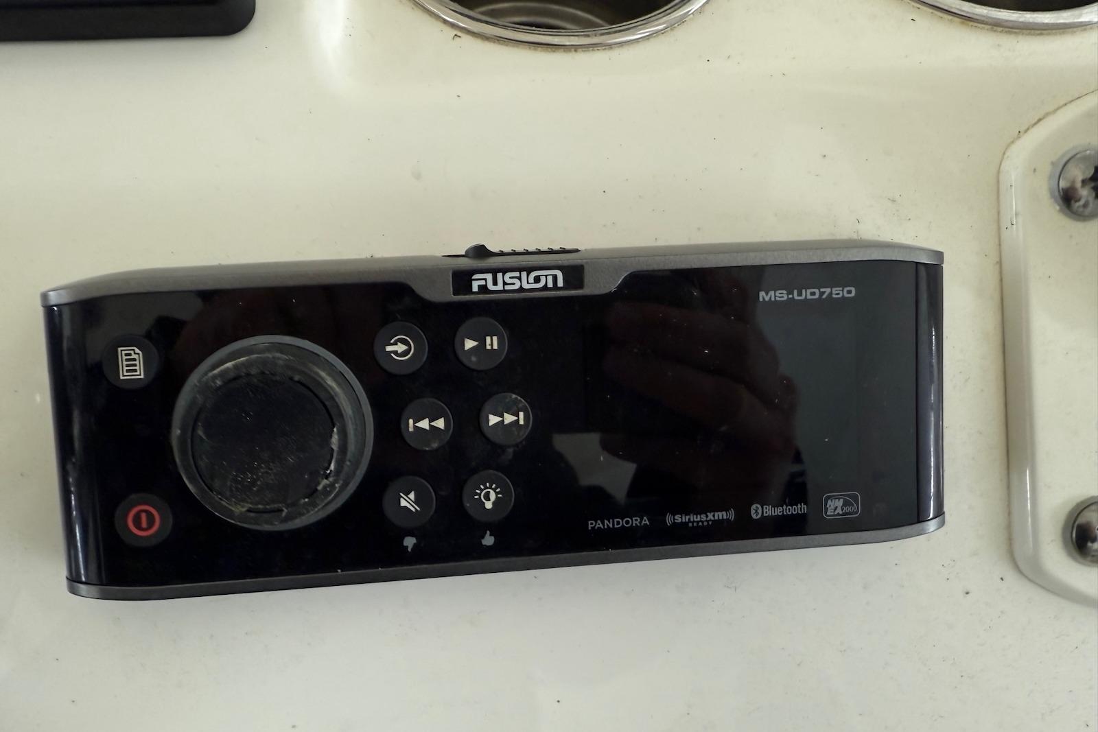 M 10521 JP Knot 10 Yacht Sales M 10521 JP Knot 10 Yacht Sales