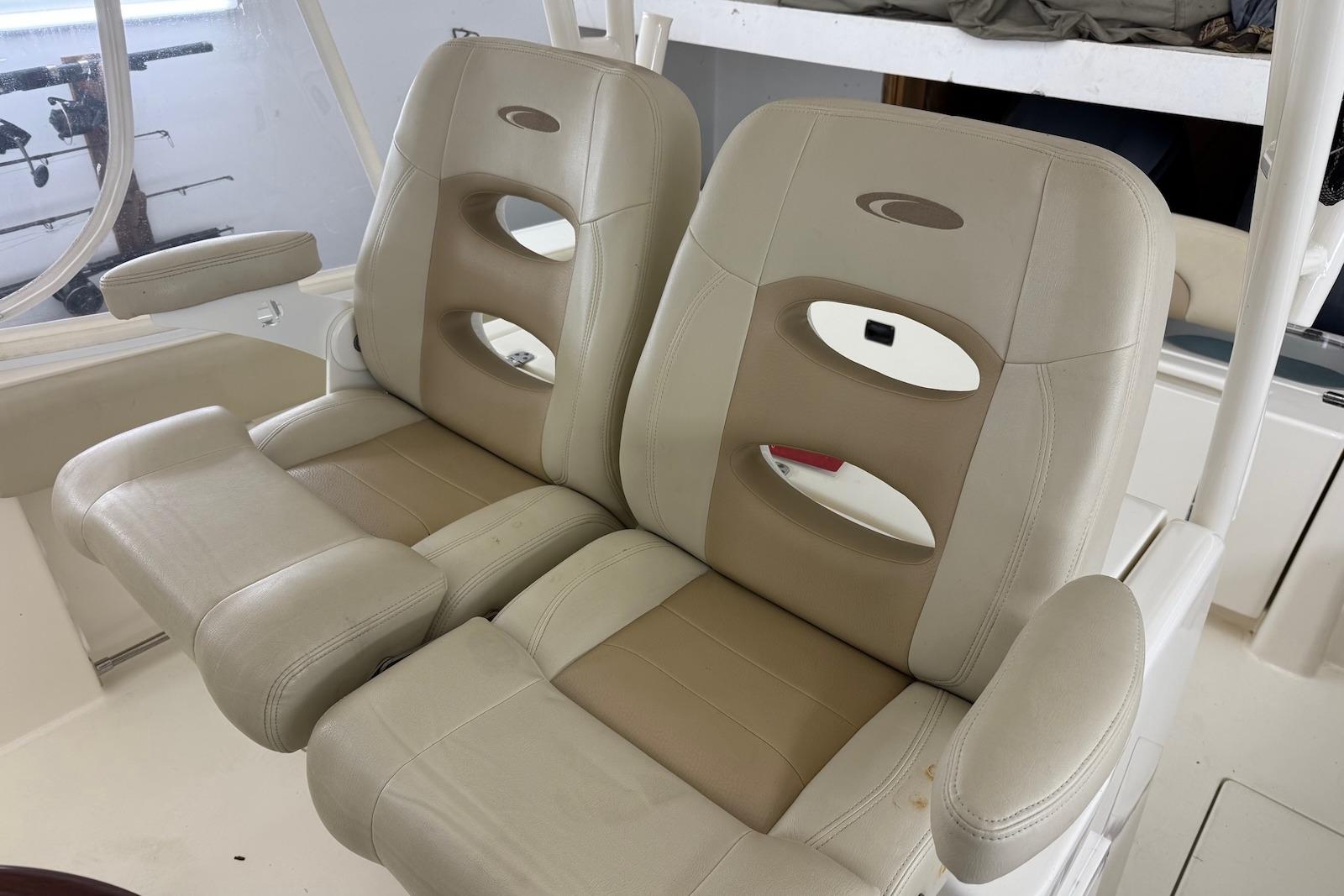 M 10521 JP Knot 10 Yacht Sales M 10521 JP Knot 10 Yacht Sales