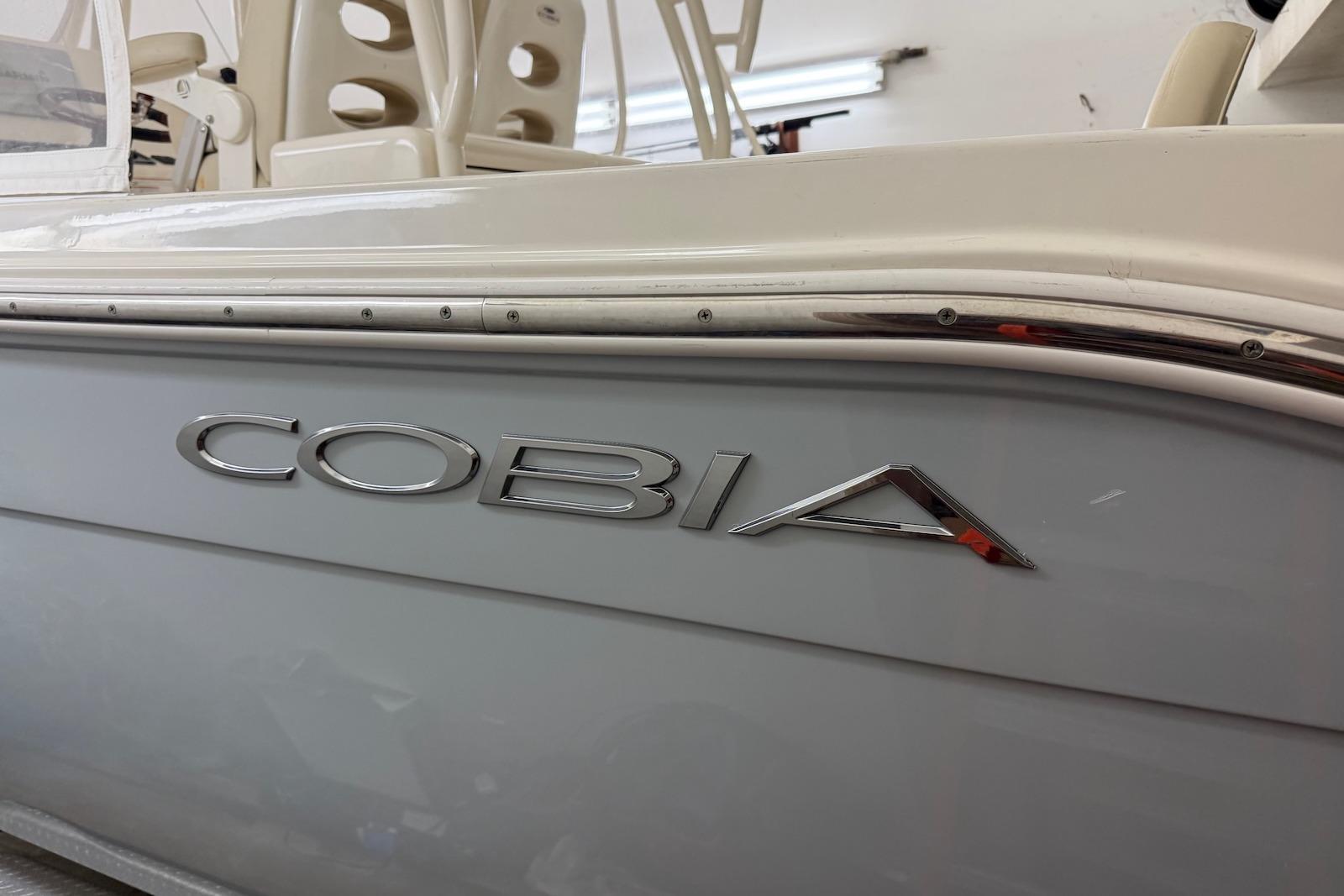 M 10521 JP Knot 10 Yacht Sales M 10521 JP Knot 10 Yacht Sales