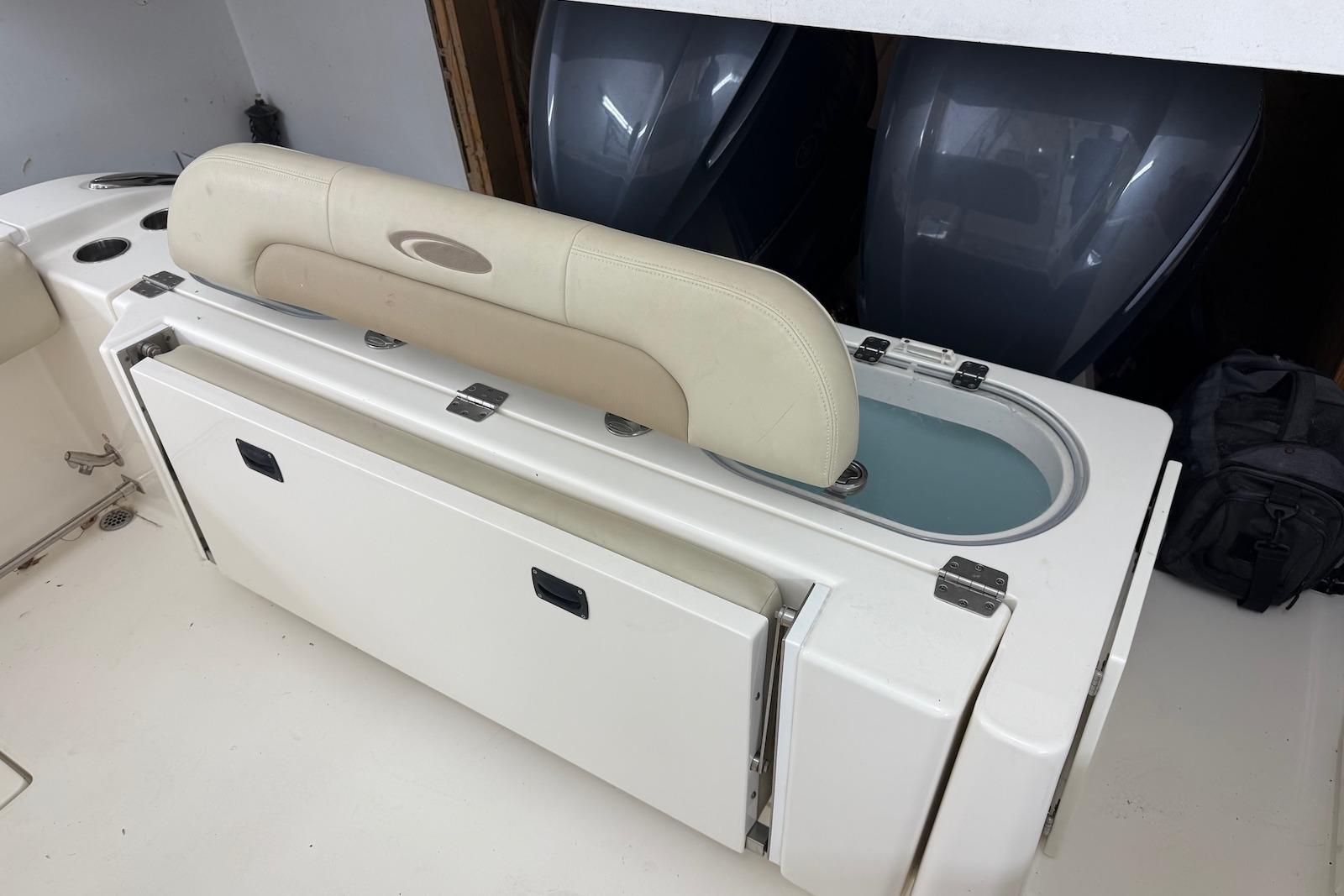 M 10521 JP Knot 10 Yacht Sales M 10521 JP Knot 10 Yacht Sales