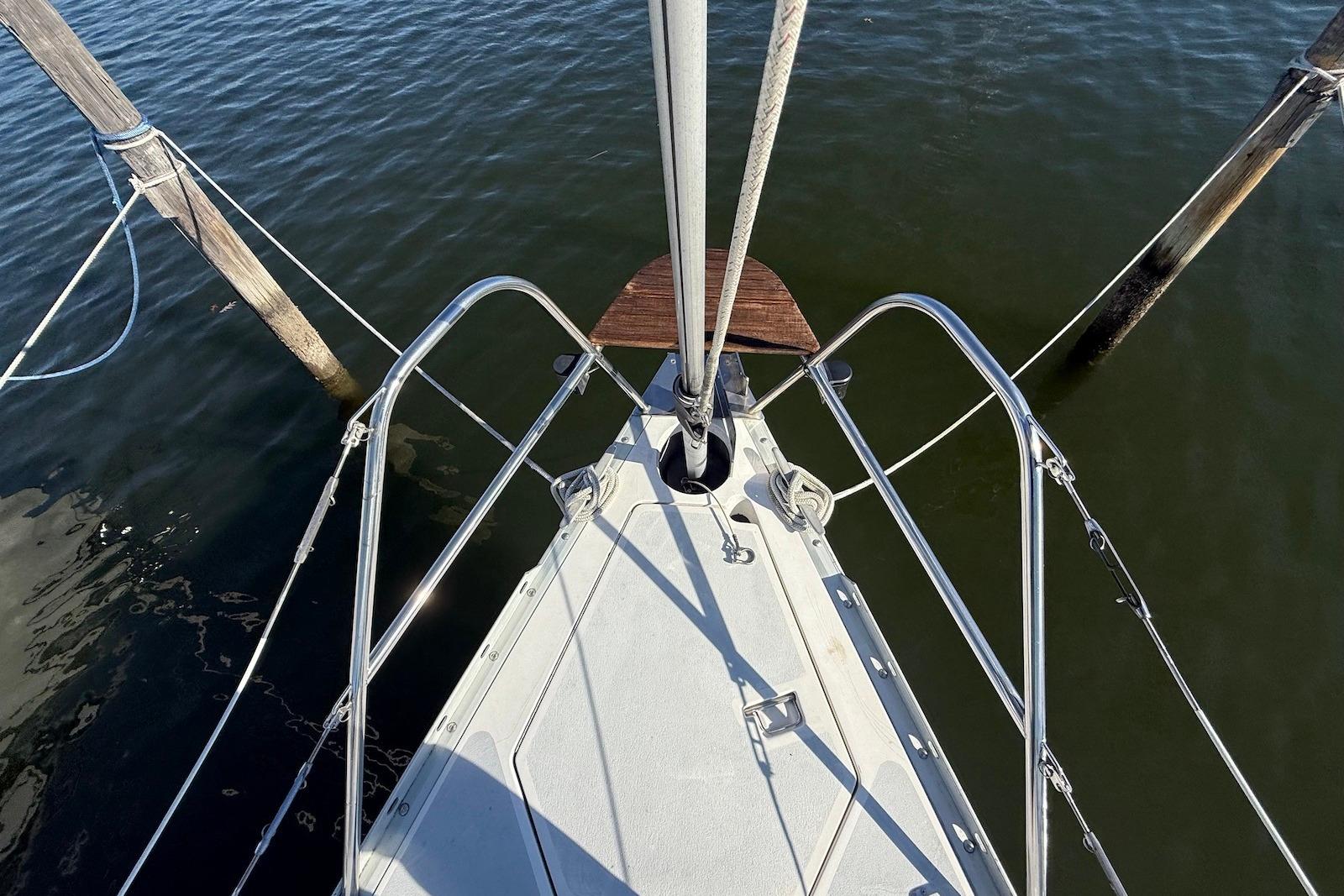 M 10526 JP Knot 10 Yacht Sales M 10526 JP Knot 10 Yacht Sales