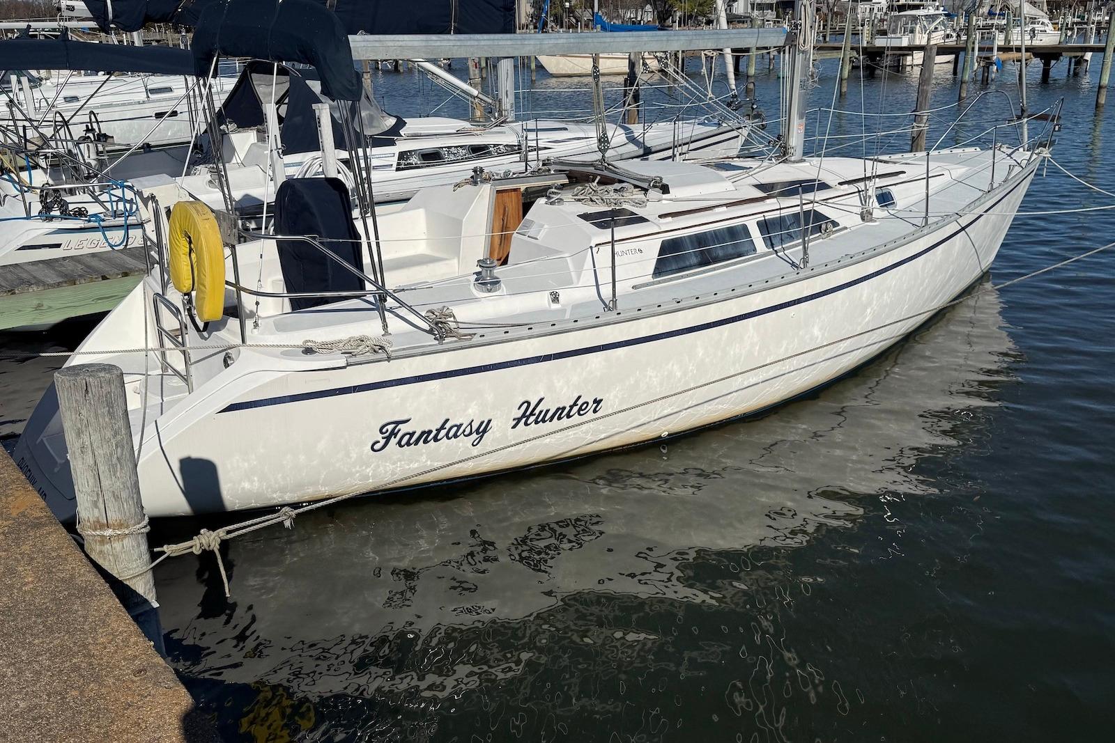 M 10526 JP Knot 10 Yacht Sales M 10526 JP Knot 10 Yacht Sales