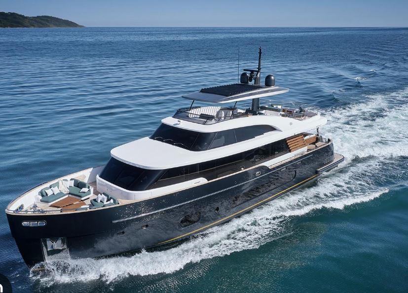 2020 Azimut 82 