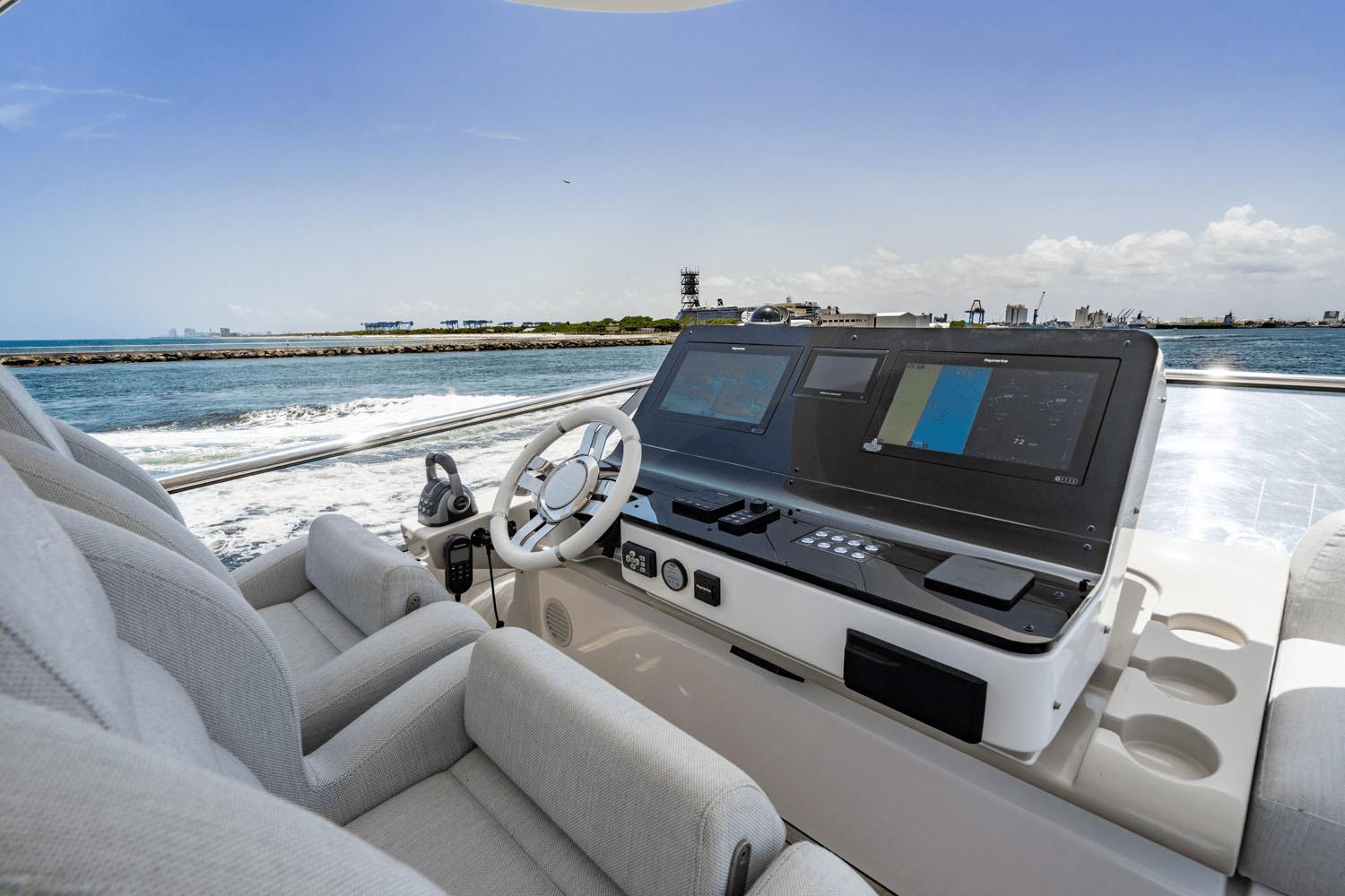Azimut-60 fly 2024-DOLCE VITA FL-US-9824905 | Thumbnail