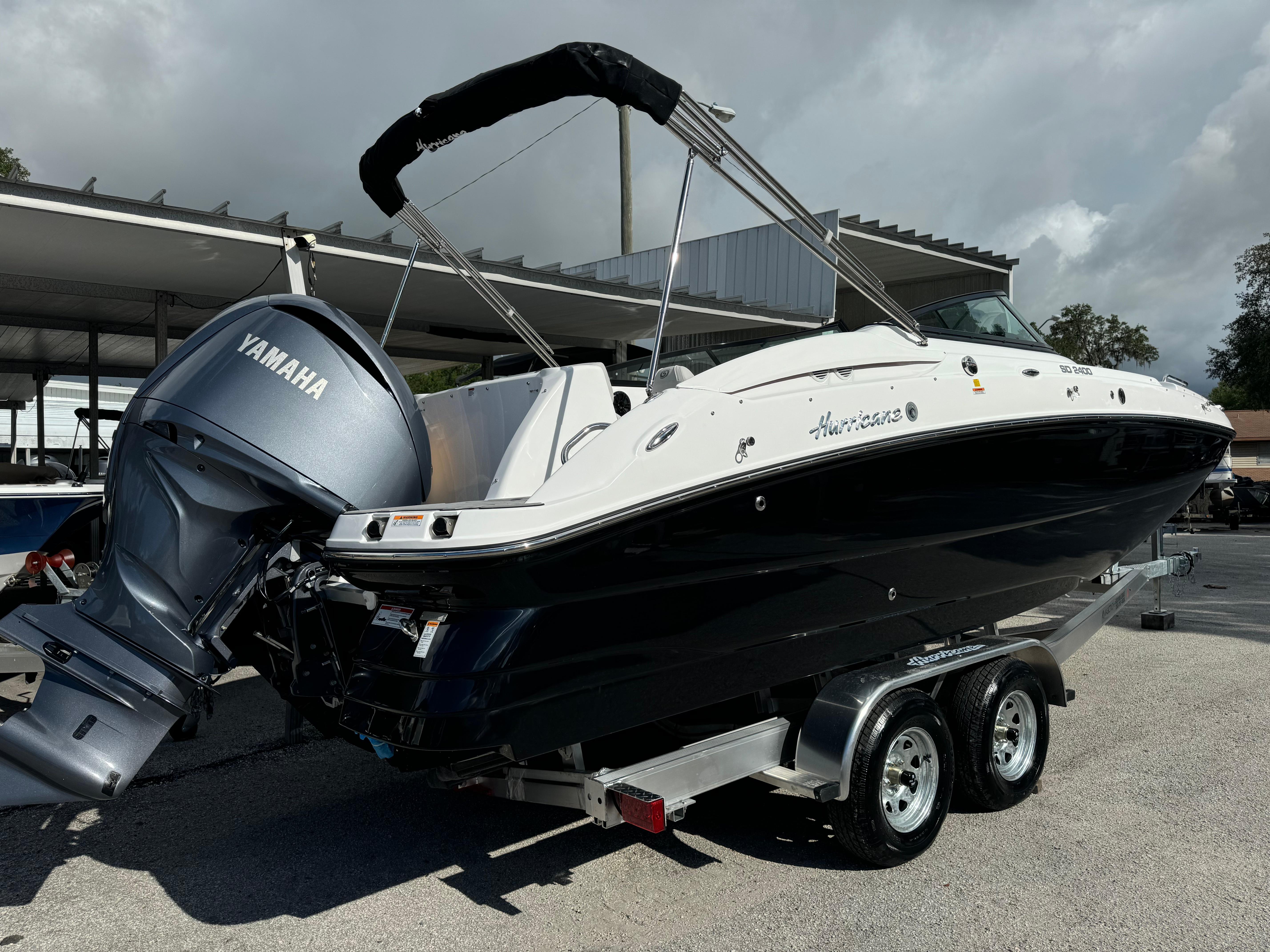 2024 Hurricane SunDeck 2400 OB-2