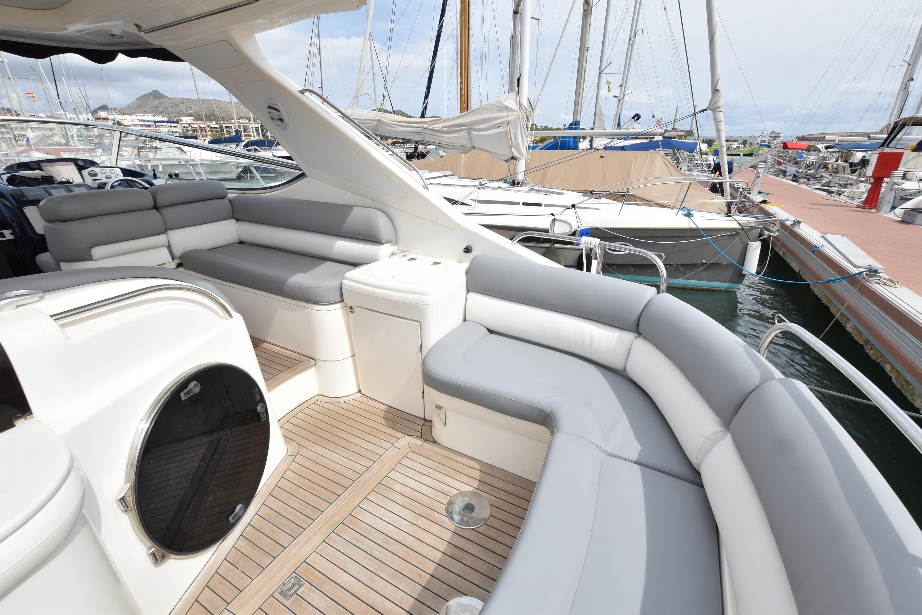 Sealine S41 style=