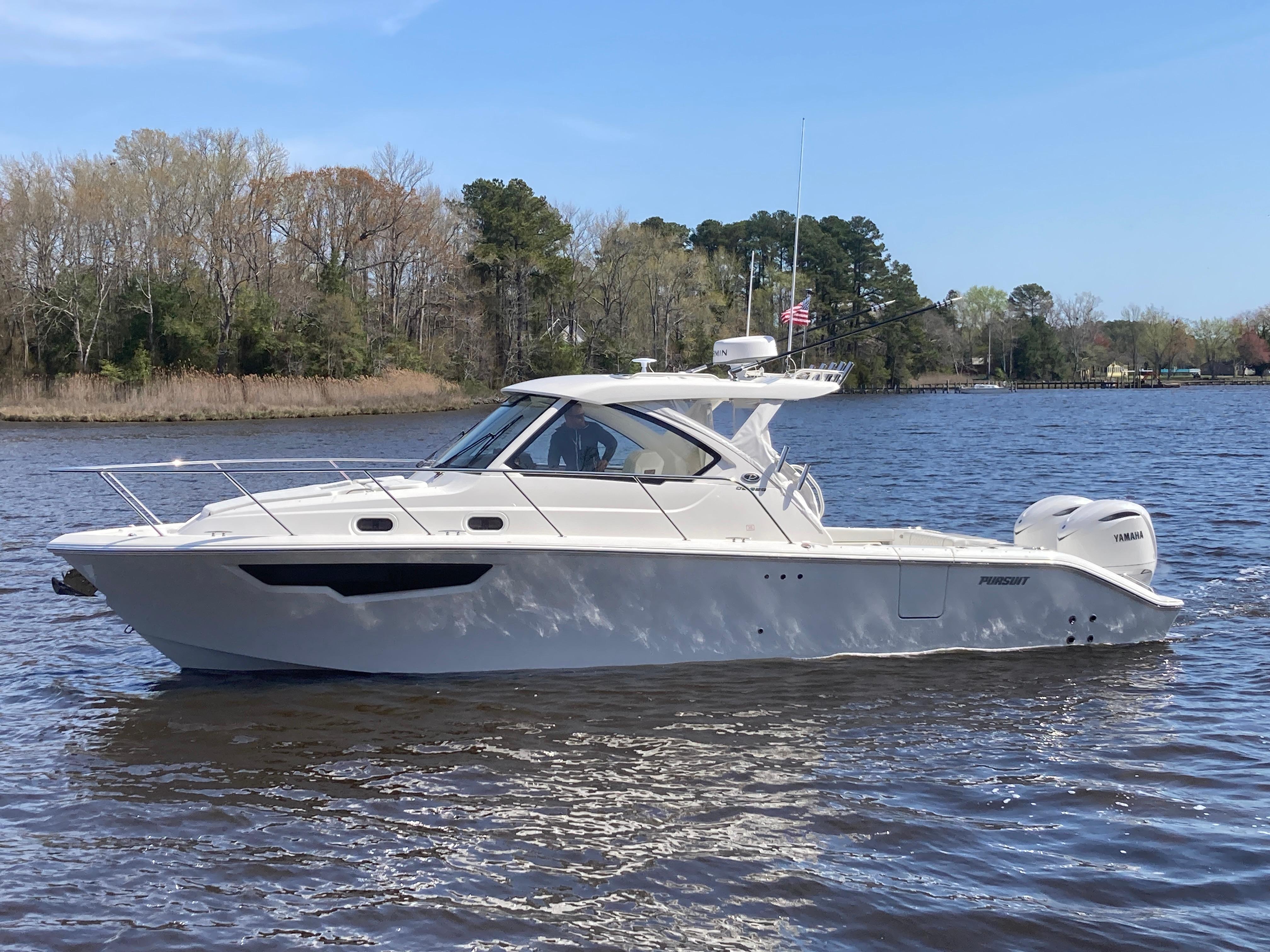 2025 Pursuit OS 325-48