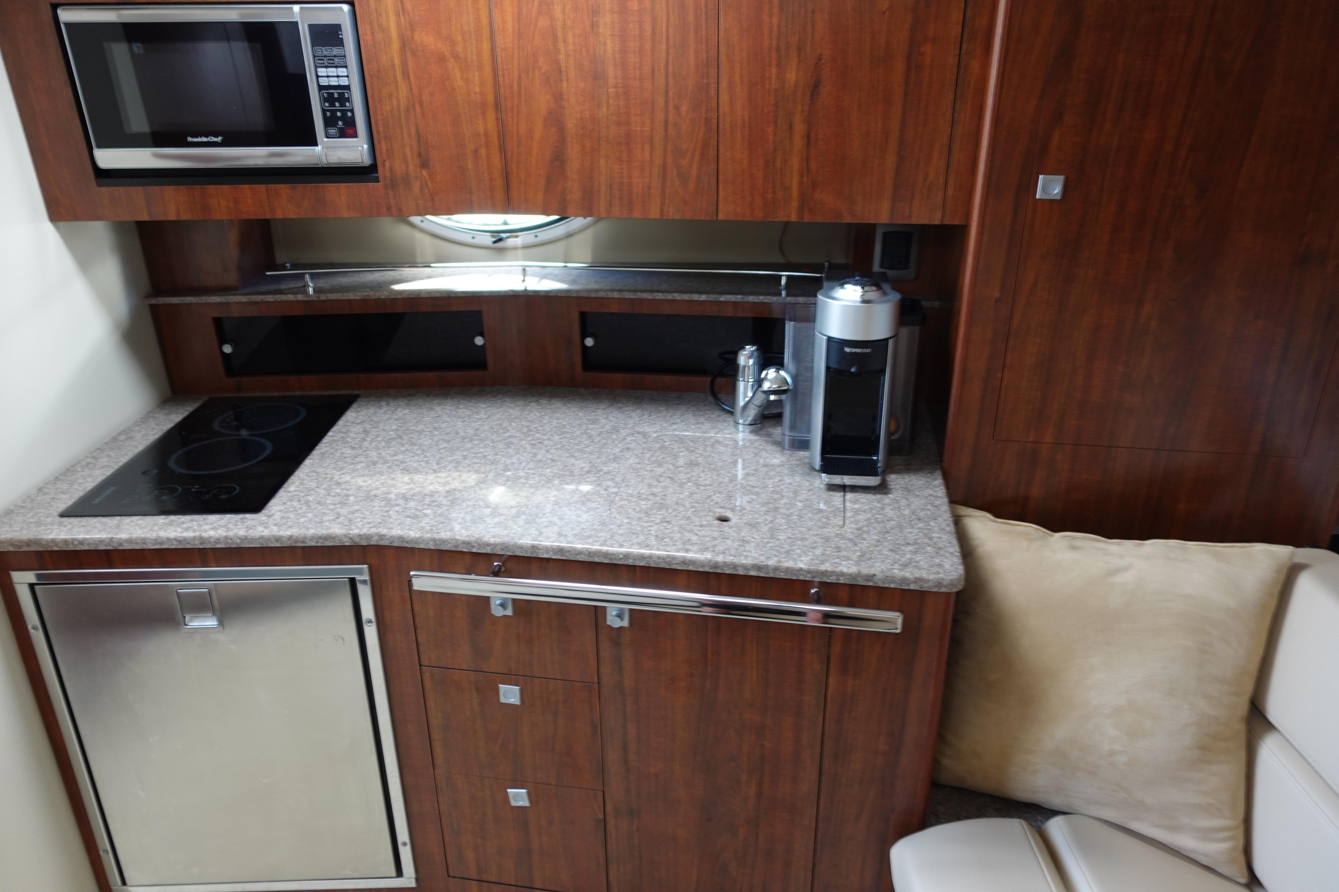 2016-monterey-355-sport-yacht-power-9904961-20250809063650605-2