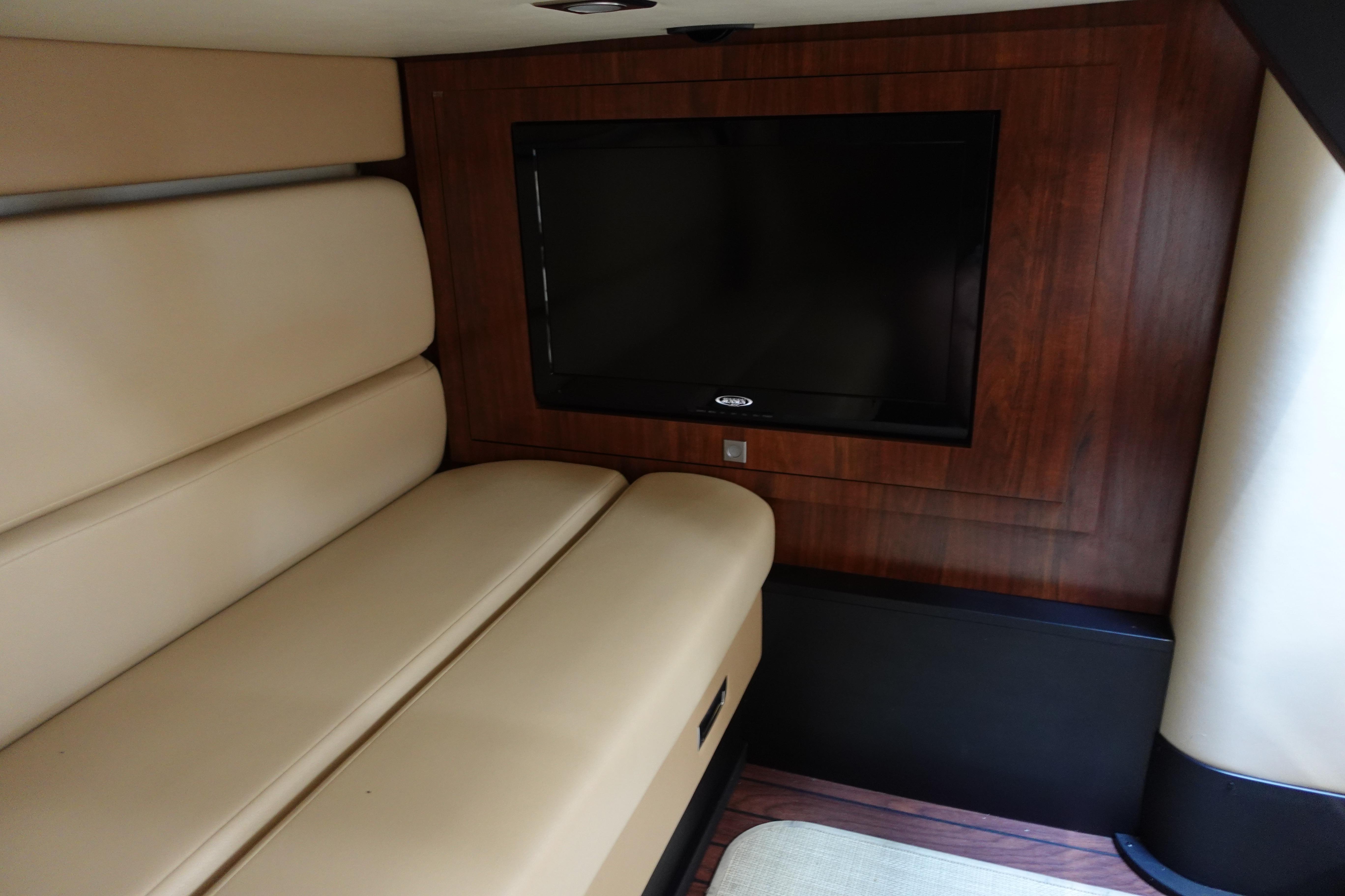 2016-monterey-355-sport-yacht-power-9904961-20250809063701174-3