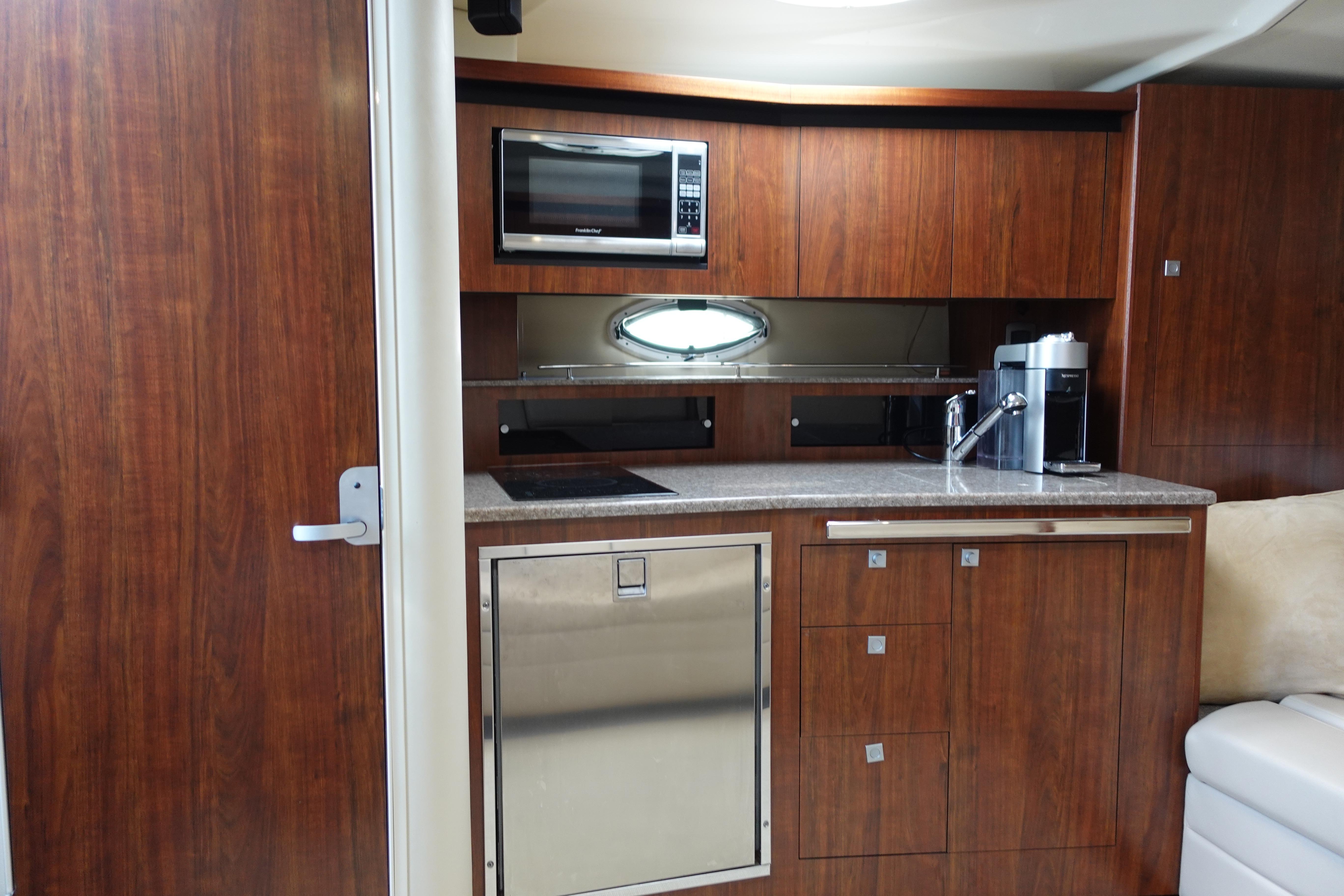 2016-monterey-355-sport-yacht-power-9904961-20250809063713876-3