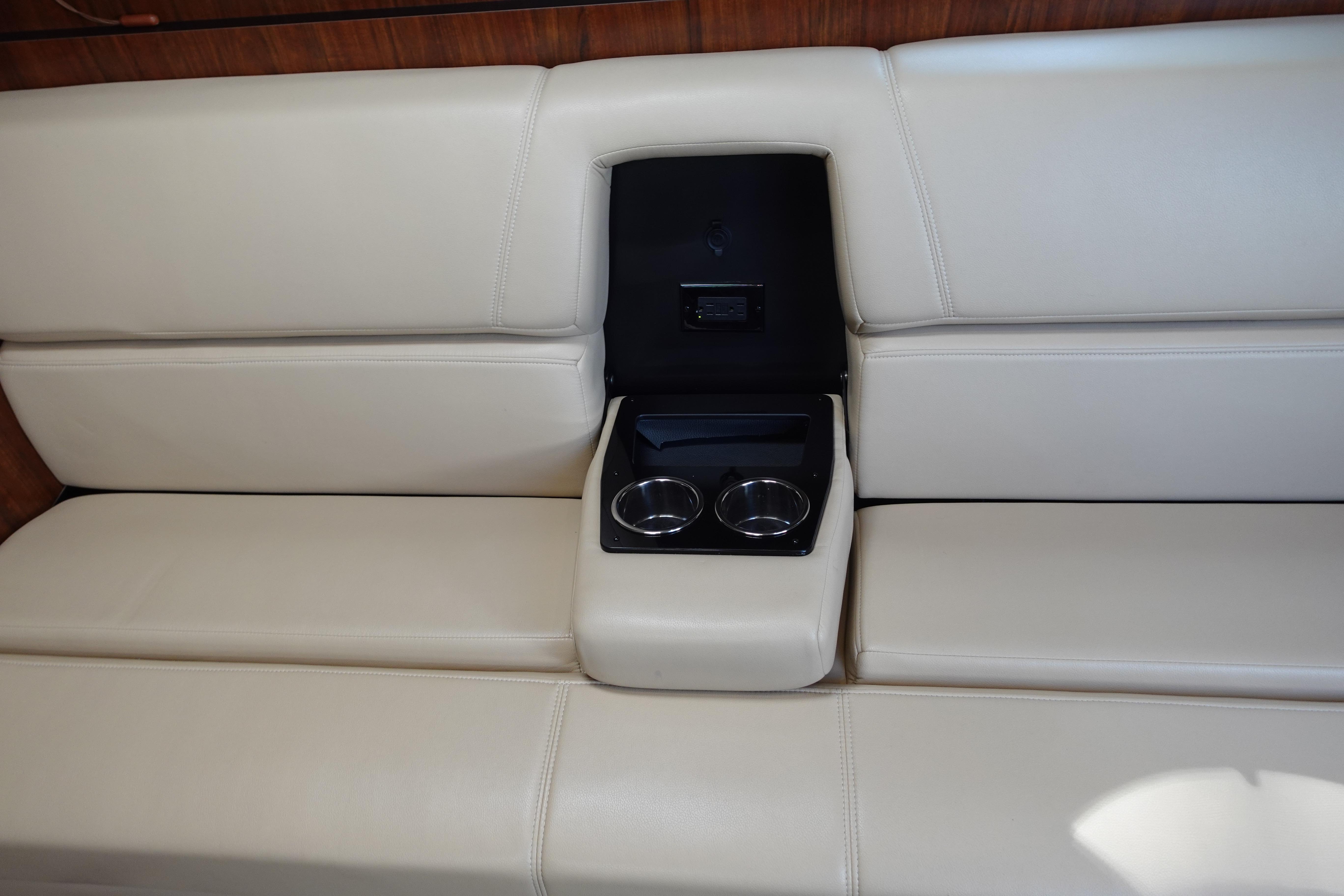 2016-monterey-355-sport-yacht-power-9904961-20250809063724494-2