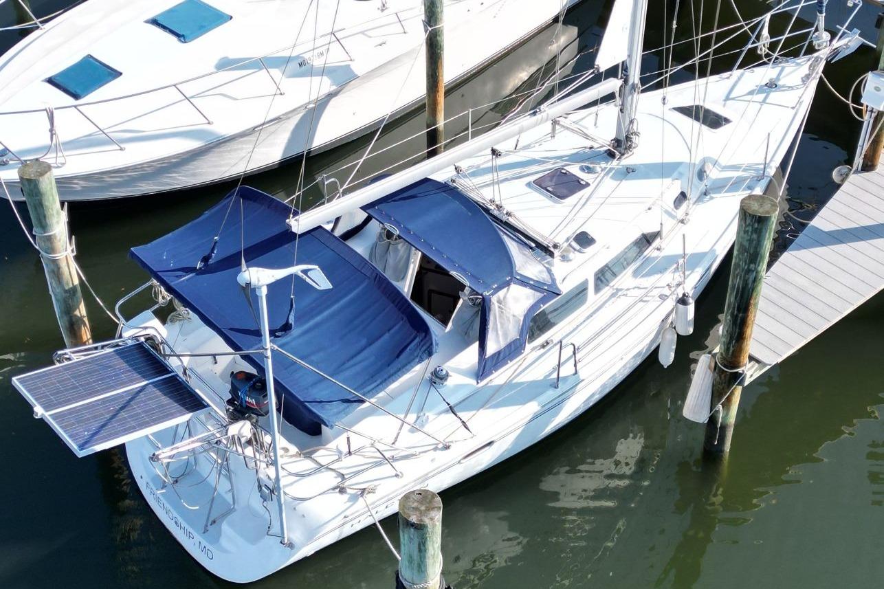 M 10531 CF Knot 10 Yacht Sales M 10531 CF Knot 10 Yacht Sales