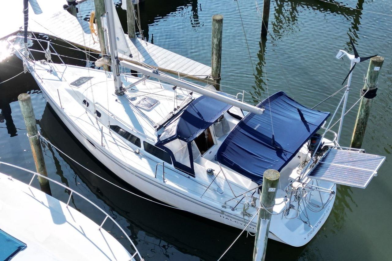 M 10531 CF Knot 10 Yacht Sales M 10531 CF Knot 10 Yacht Sales
