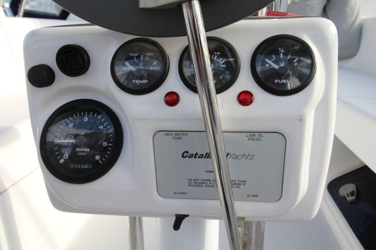 M 10531 CF Knot 10 Yacht Sales M 10531 CF Knot 10 Yacht Sales