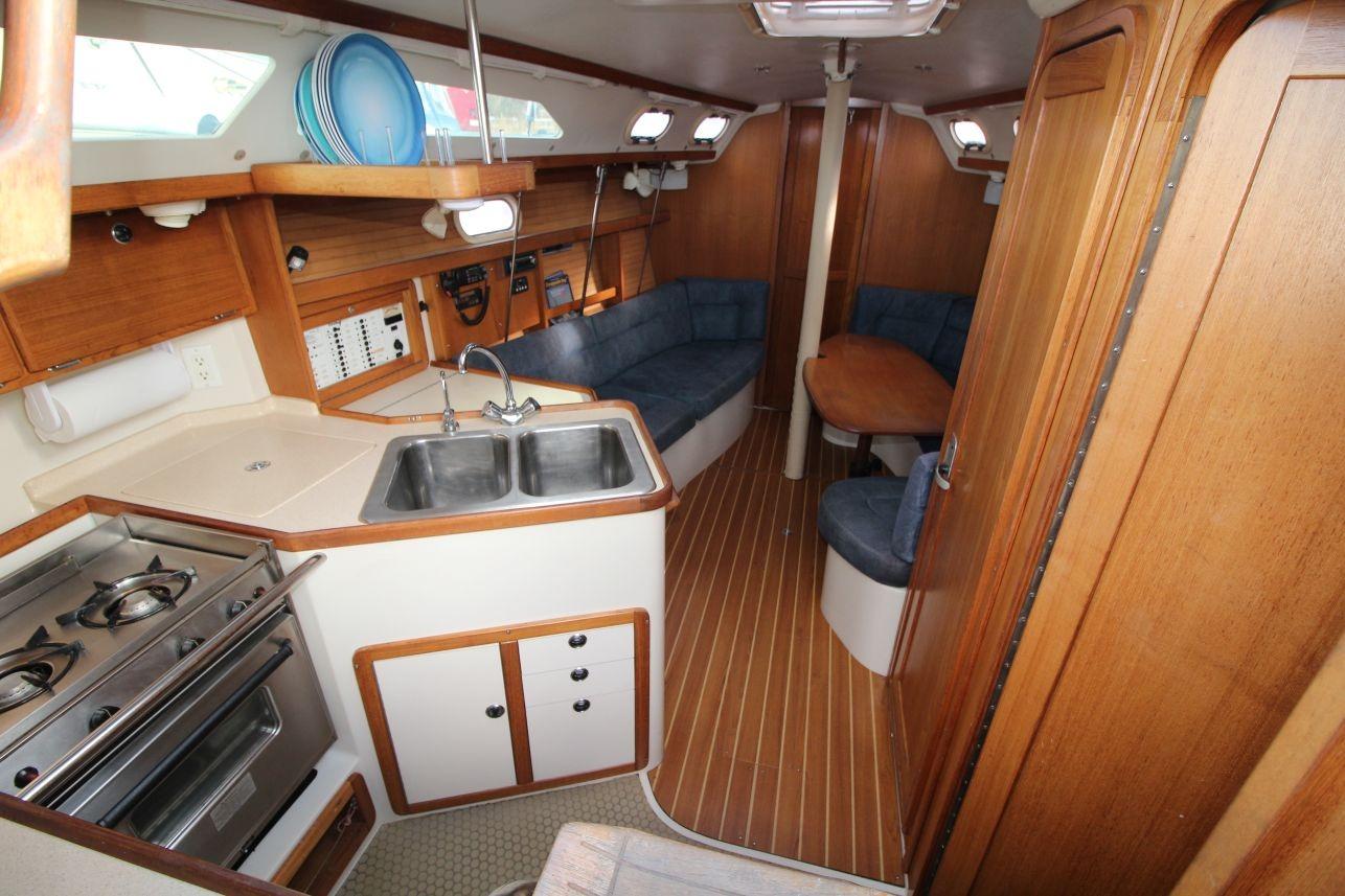 M 10531 CF Knot 10 Yacht Sales M 10531 CF Knot 10 Yacht Sales