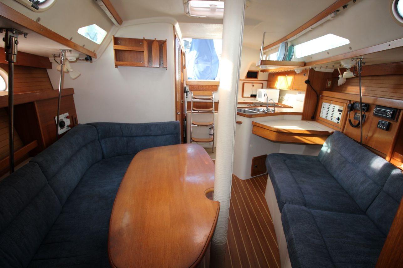 M 10531 CF Knot 10 Yacht Sales M 10531 CF Knot 10 Yacht Sales