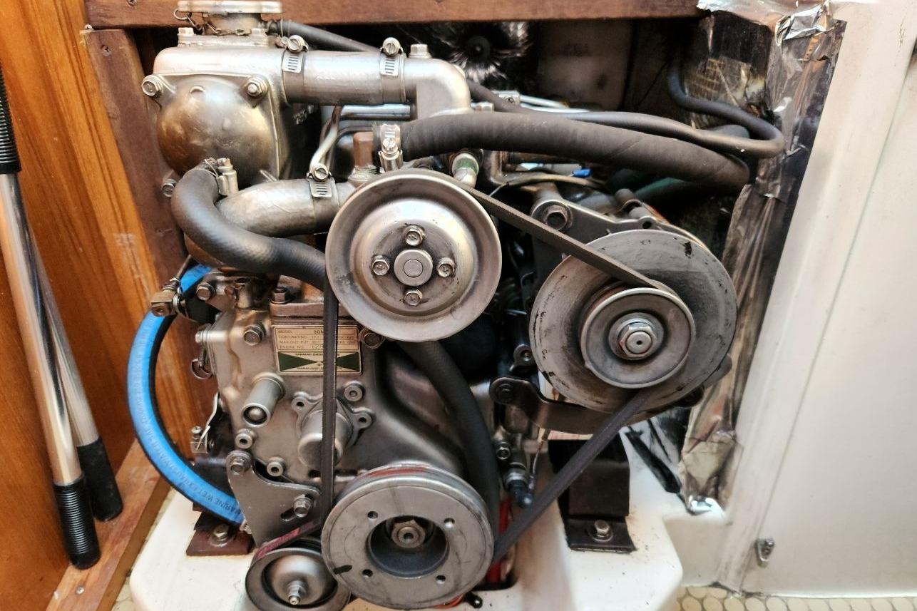 M 10531 CF Knot 10 Yacht Sales M 10531 CF Knot 10 Yacht Sales