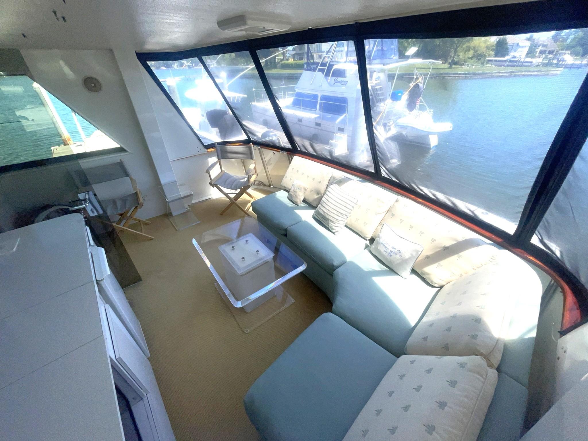 Hatteras-80 Cockpit Motor Yacht 1989-GENTLE BEN VA-US-Luxurious 1989 Hatteras 80 Cockpit Motor Yacht interior with spacious seating and waterfront view.-9784968 | Thumbnail
