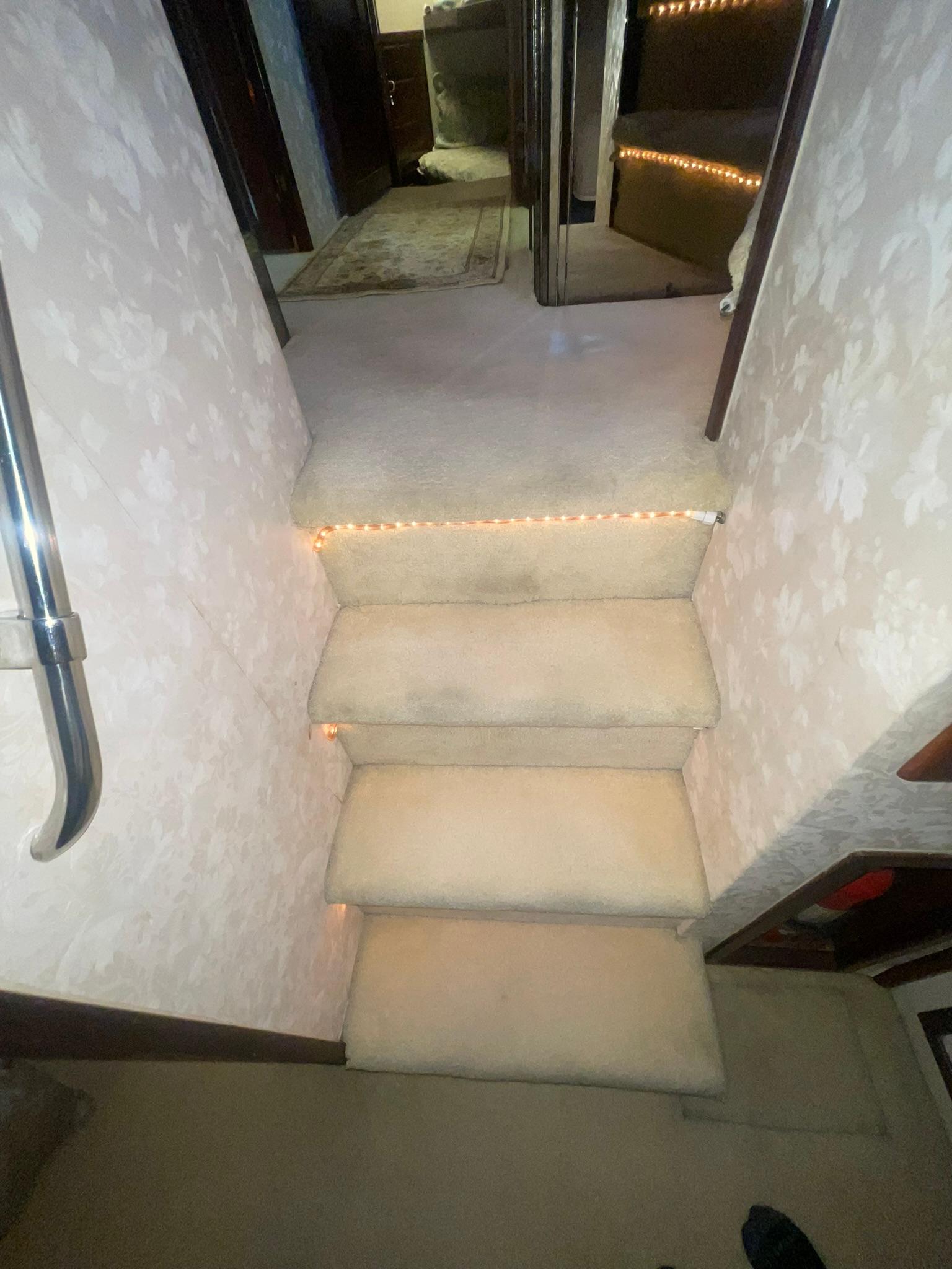 Hatteras-80 Cockpit Motor Yacht 1989-GENTLE BEN VA-US-STEPS LEADING TO VIP STATEROOM FROM COMPANIONWAY-9784968 | Thumbnail