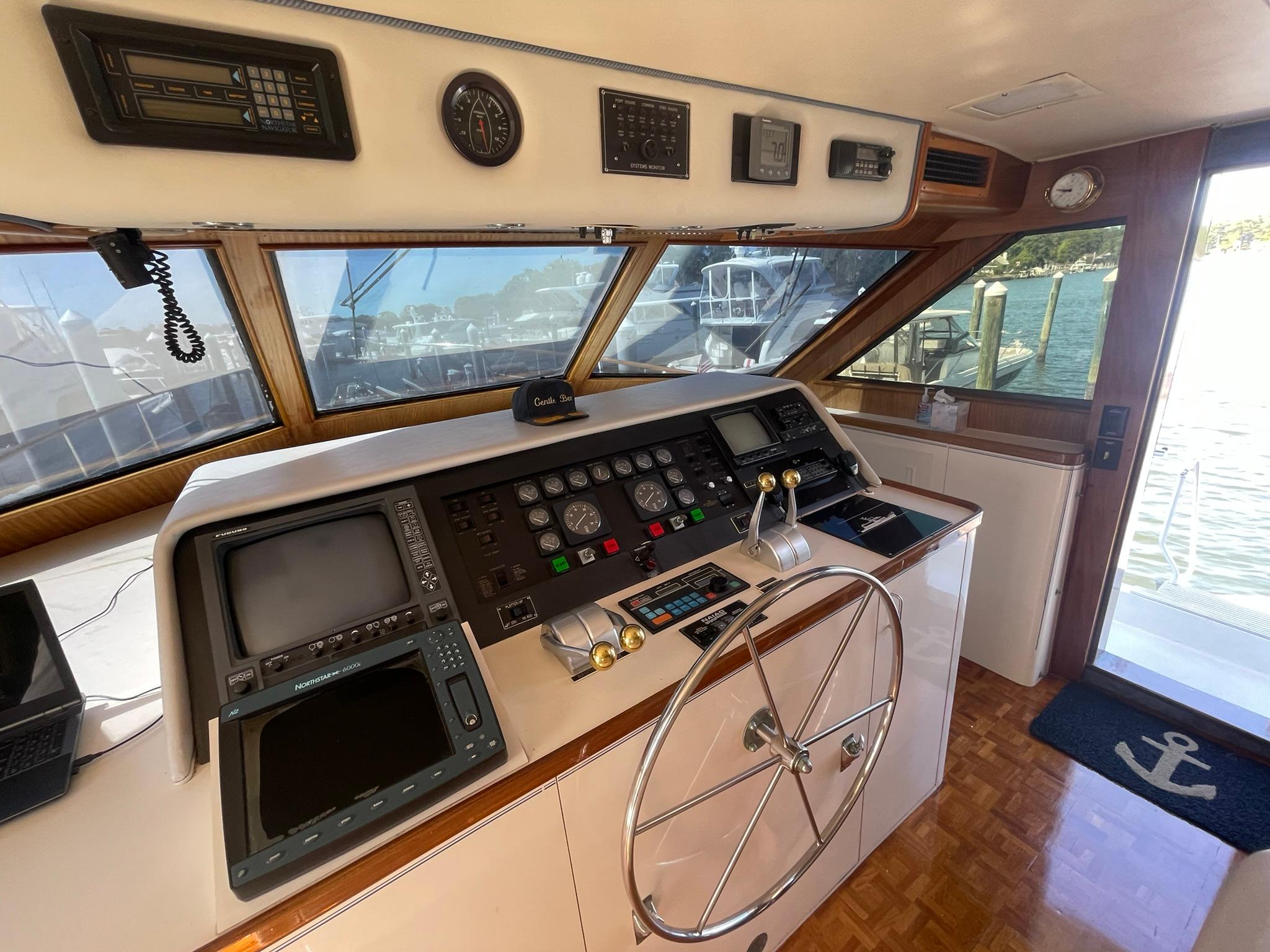 Hatteras-80 Cockpit Motor Yacht 1989-GENTLE BEN VA-US-PILOTHOUSE HELM-9784968 | Thumbnail