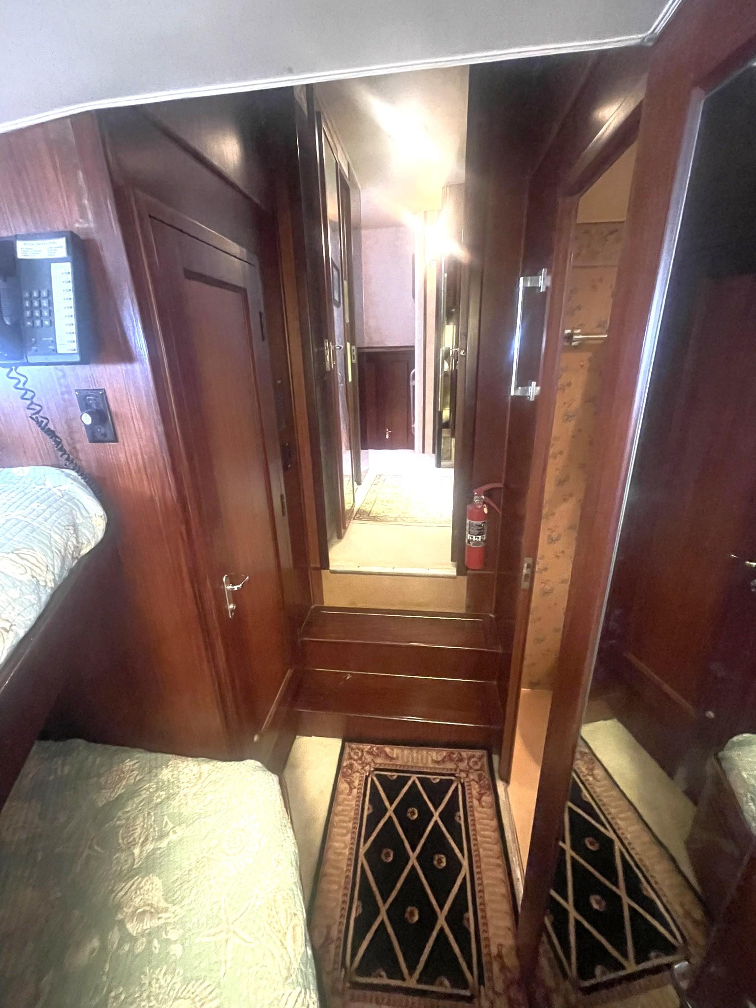 Hatteras-80 Cockpit Motor Yacht 1989-GENTLE BEN VA-US-9784968 | Thumbnail