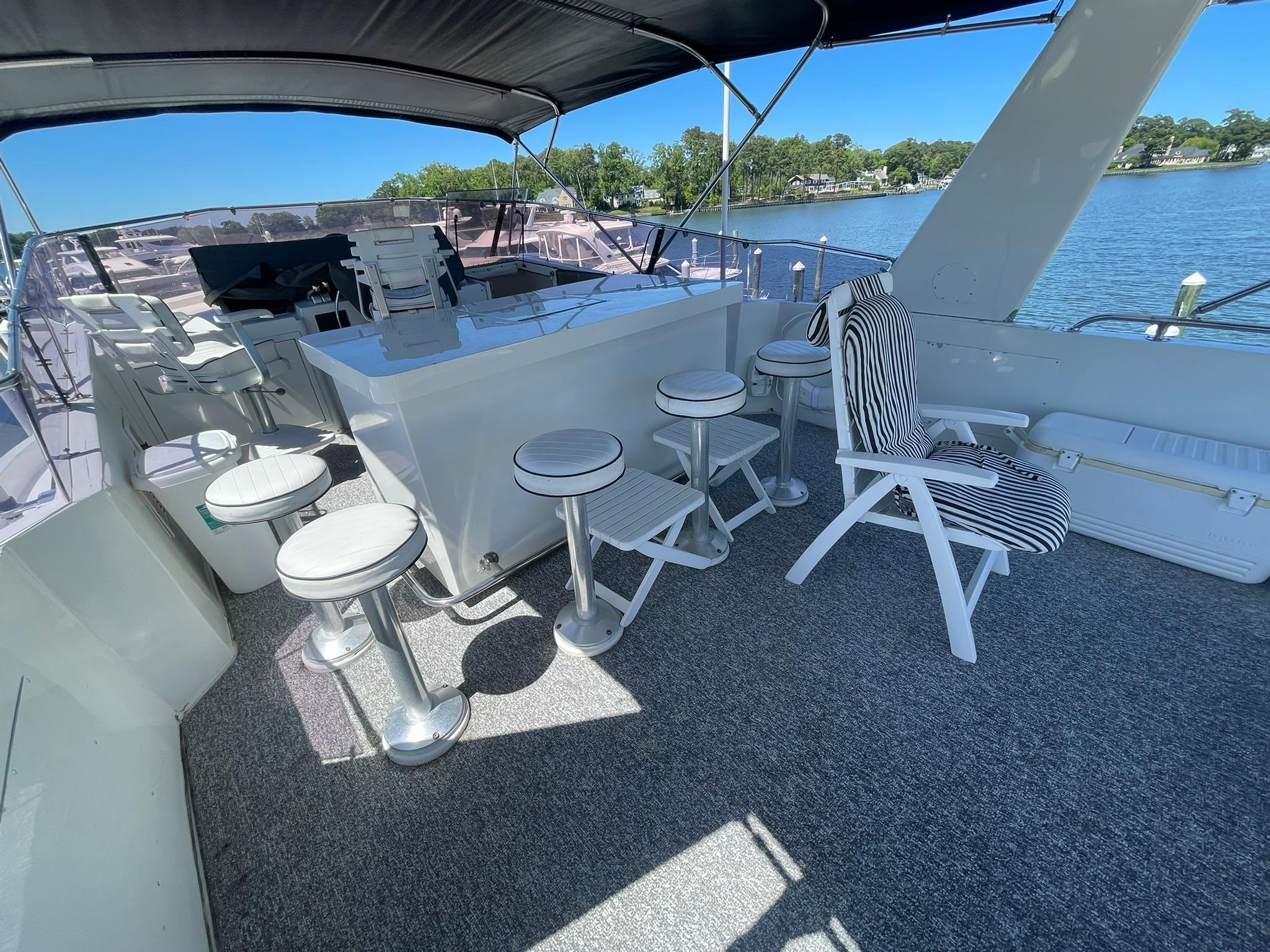 Hatteras-80 Cockpit Motor Yacht 1989-GENTLE BEN VA-US-BRIDGE LOOKING FORWARD TO HELM & WETBAR W/BAR STOOLS-9784968 | Thumbnail