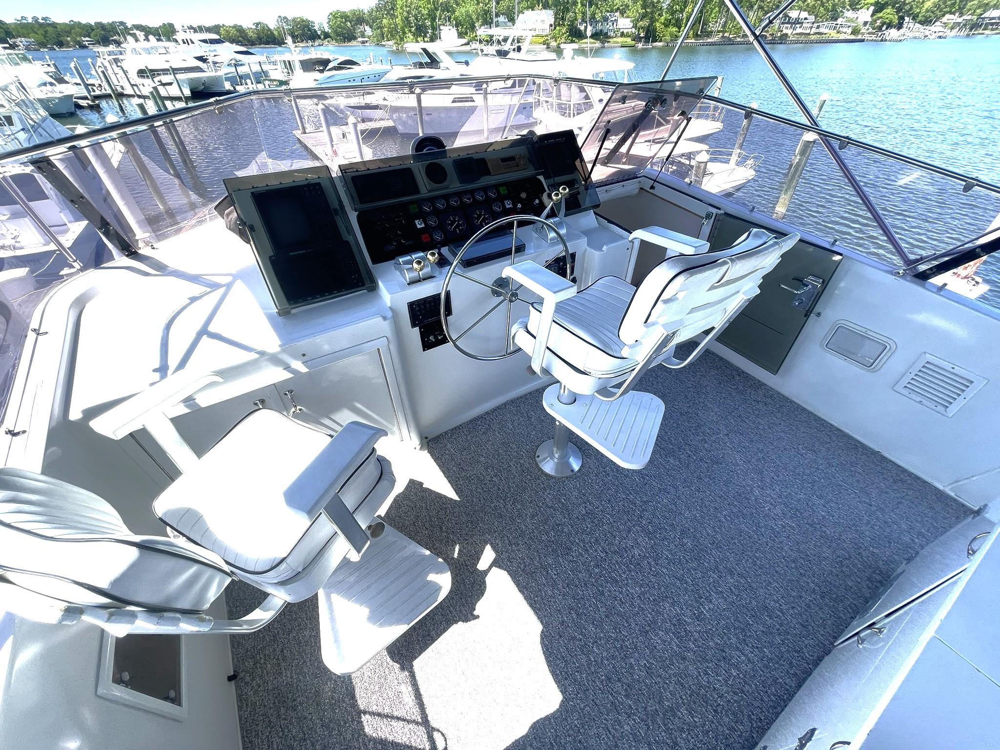 Hatteras-80 Cockpit Motor Yacht 1989-GENTLE BEN VA-US-BRIDGE HELM OVERVIEW-9784968 | Thumbnail