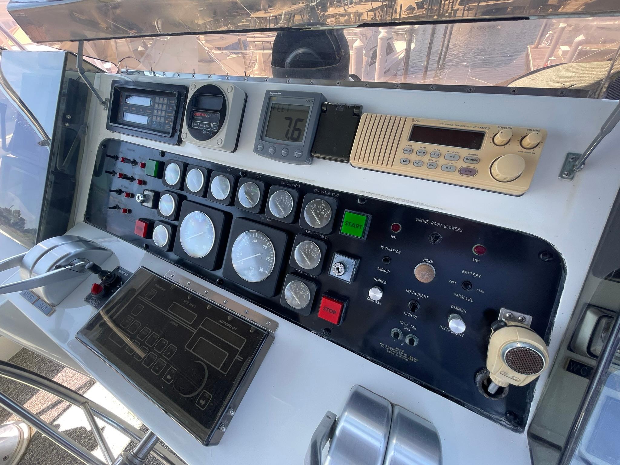 Hatteras-80 Cockpit Motor Yacht 1989-GENTLE BEN VA-US-9784968 | Thumbnail