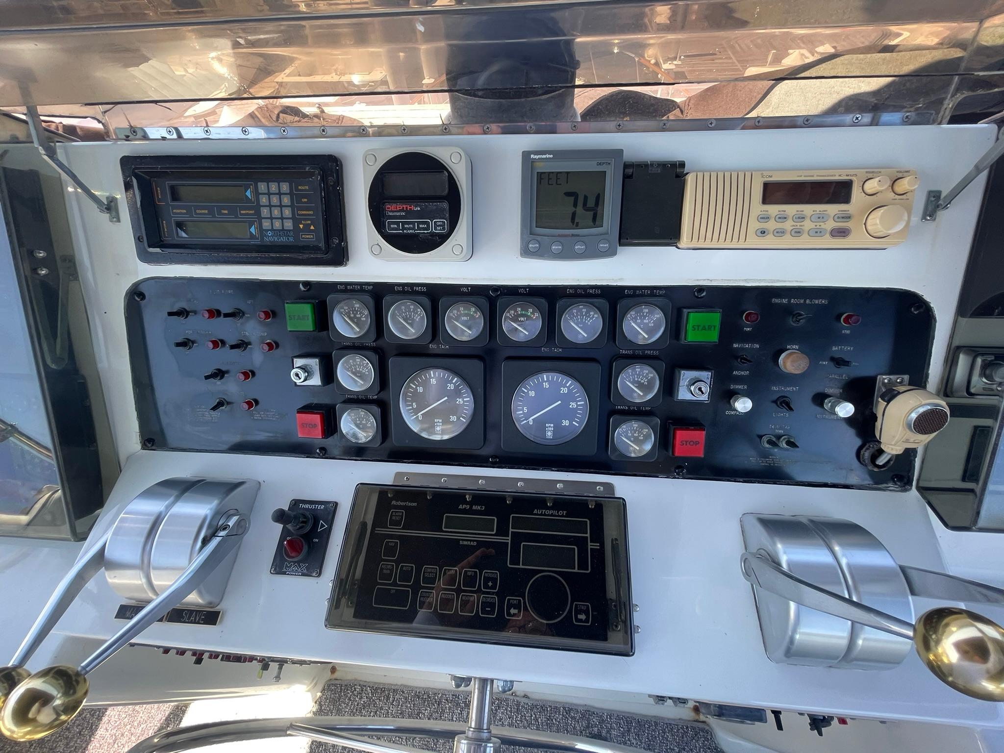 Hatteras-80 Cockpit Motor Yacht 1989-GENTLE BEN VA-US-9784968 | Thumbnail
