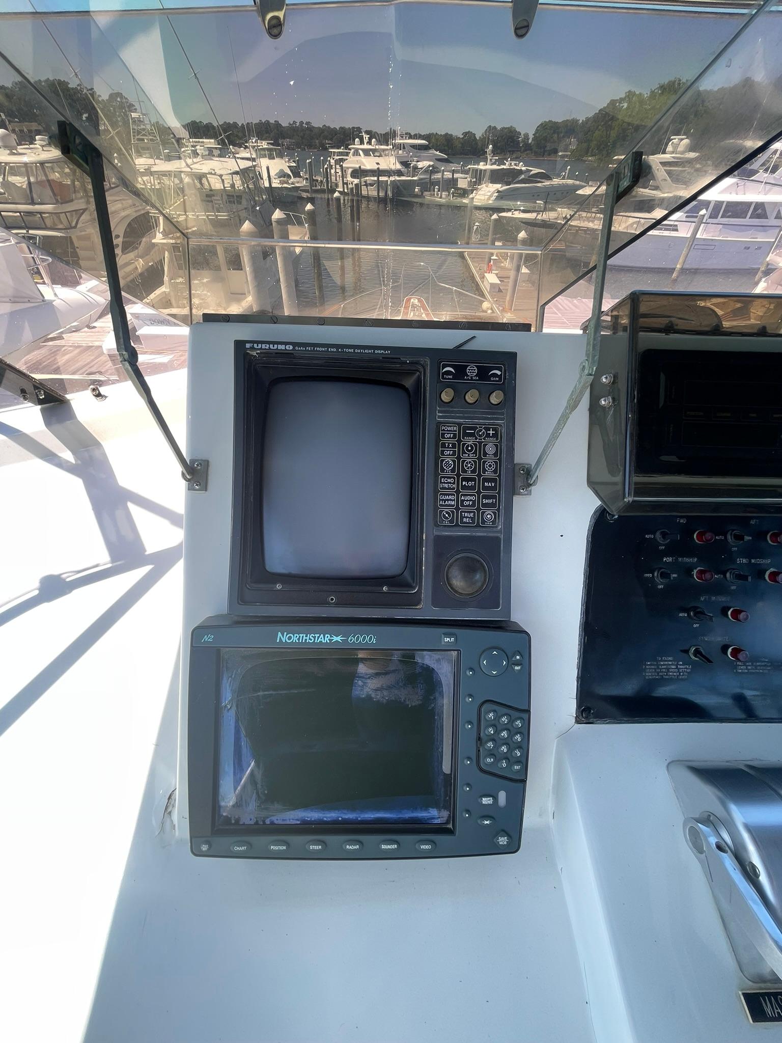 Hatteras-80 Cockpit Motor Yacht 1989-GENTLE BEN VA-US-9784968 | Thumbnail