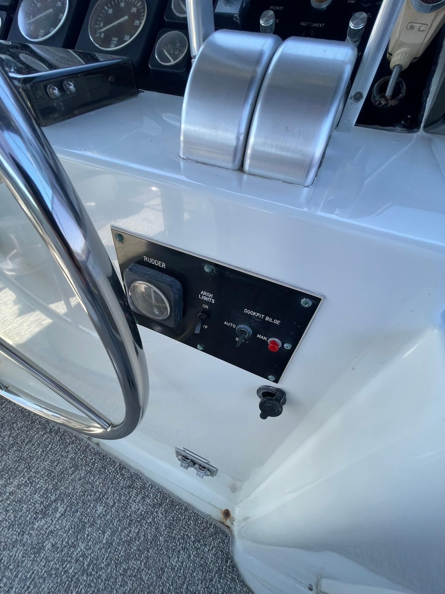 Hatteras-80 Cockpit Motor Yacht 1989-GENTLE BEN VA-US-9784968 | Thumbnail