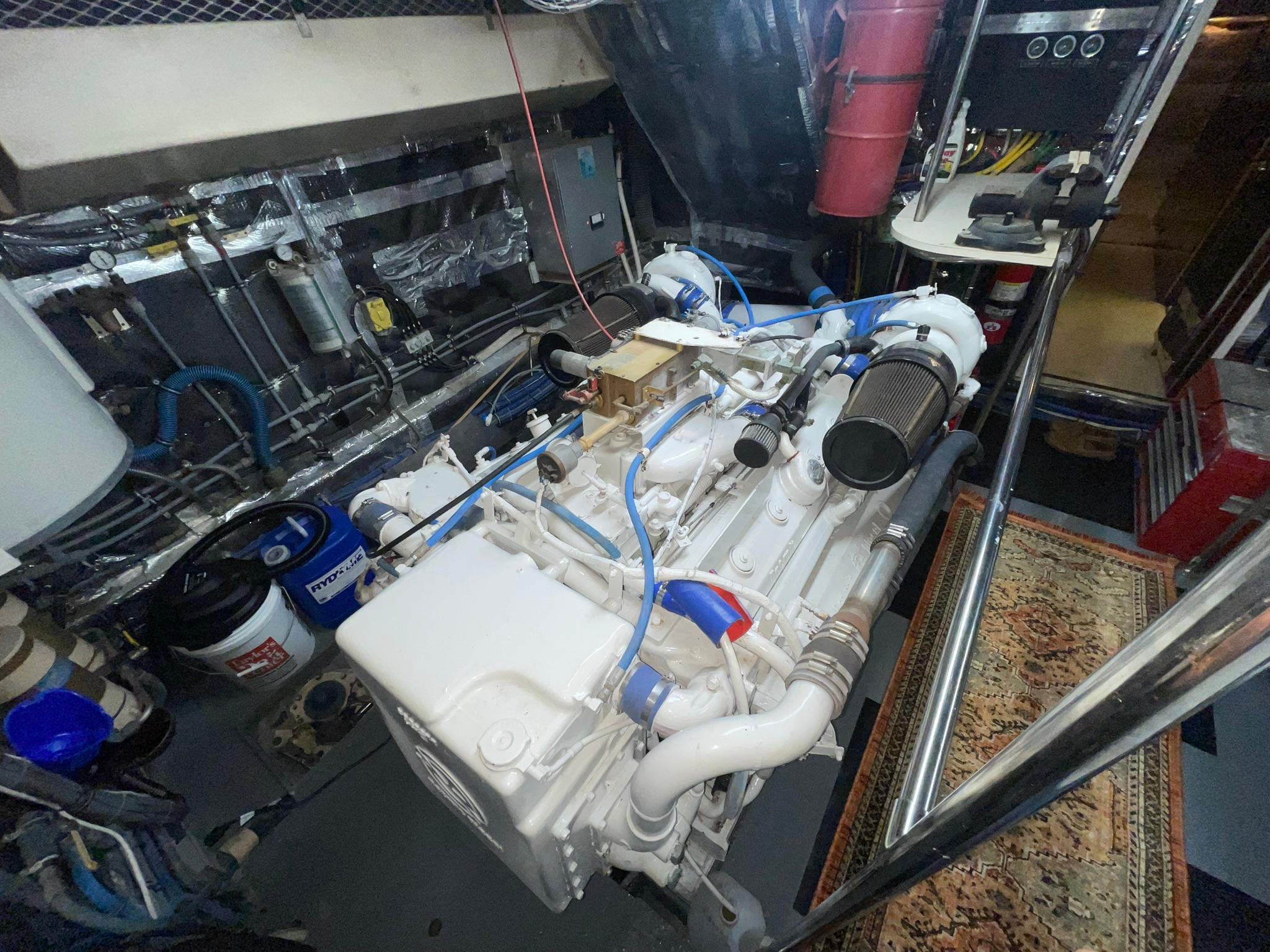 Hatteras-80 Cockpit Motor Yacht 1989-GENTLE BEN VA-US-9784968 | Thumbnail