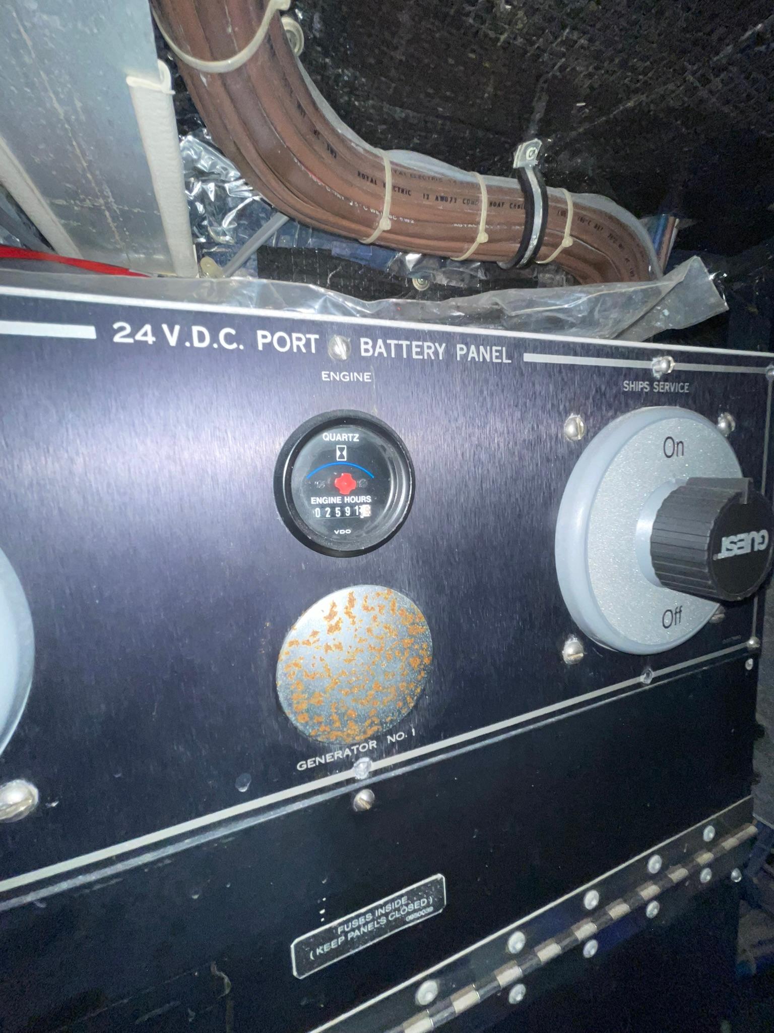 Hatteras-80 Cockpit Motor Yacht 1989-GENTLE BEN VA-US-9784968 | Thumbnail