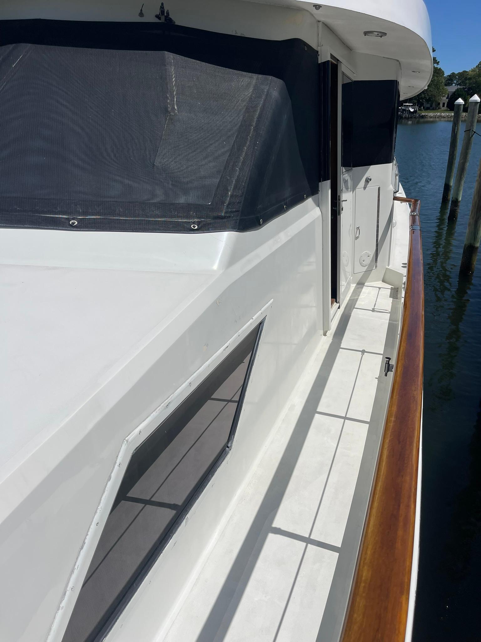 Hatteras-80 Cockpit Motor Yacht 1989-GENTLE BEN VA-US-9784968 | Thumbnail