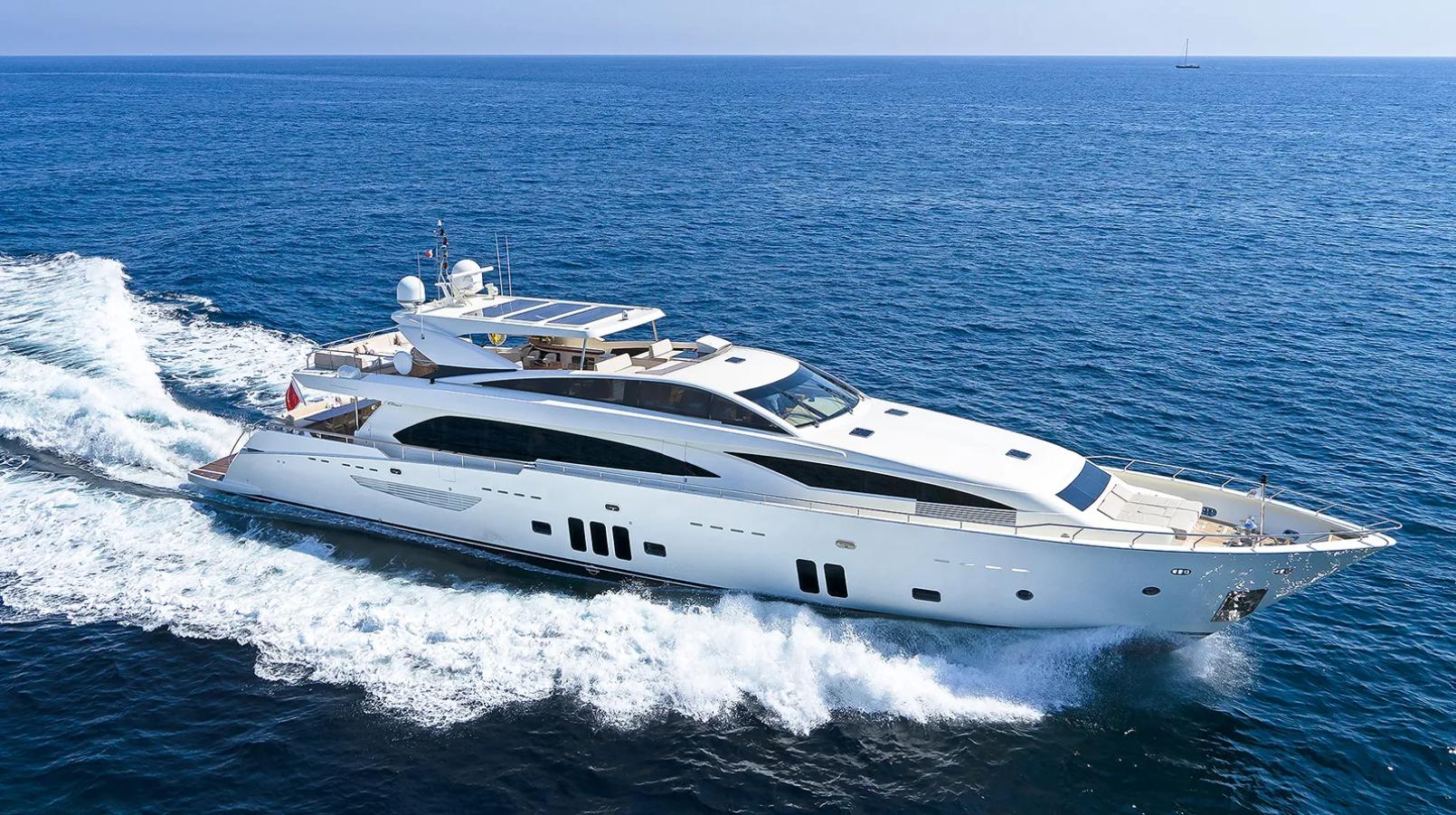 Couach Yachts 121′