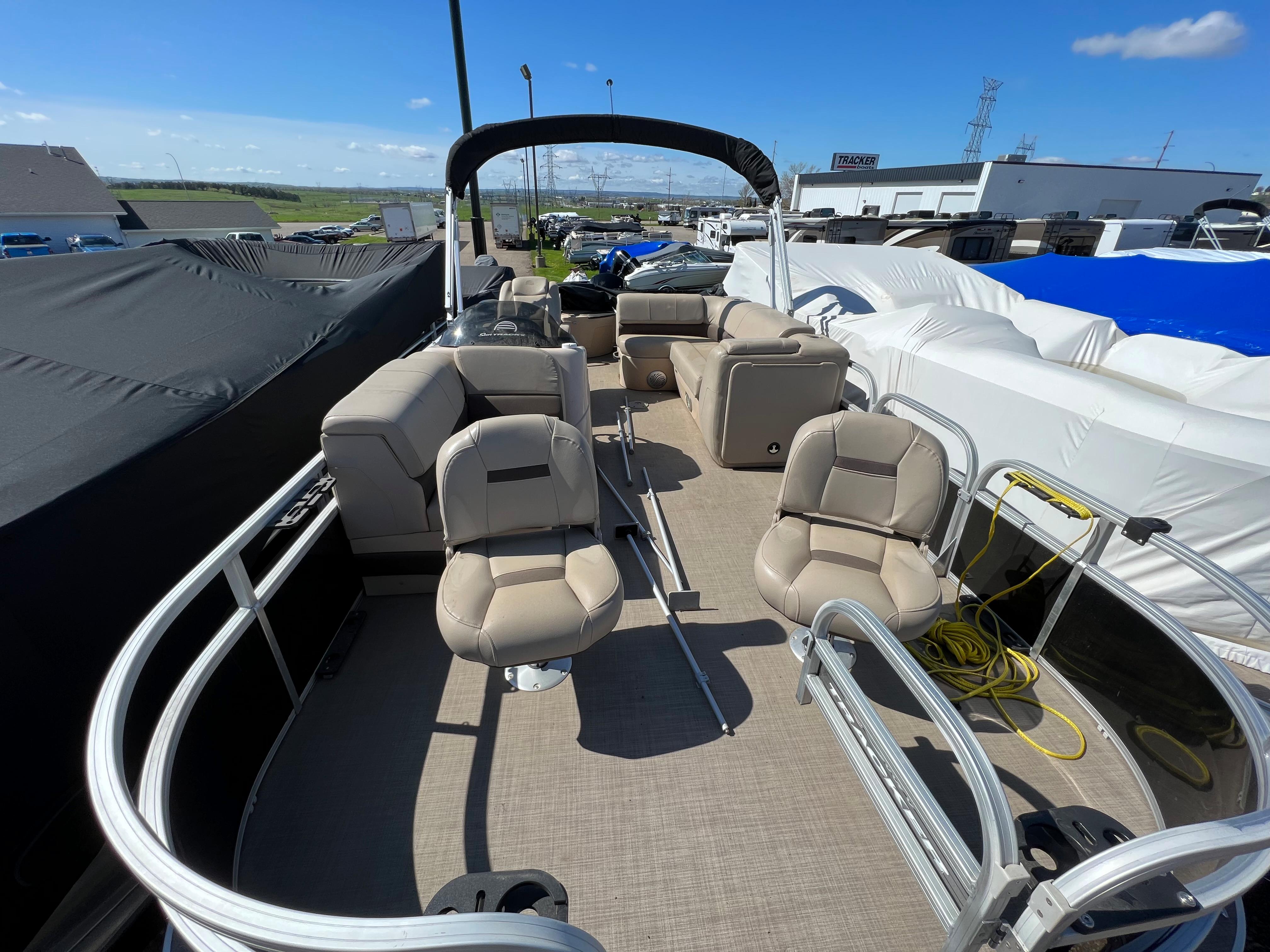 2019 Sun Tracker Fishin' Barge 20 DLX United States - Swenson RV