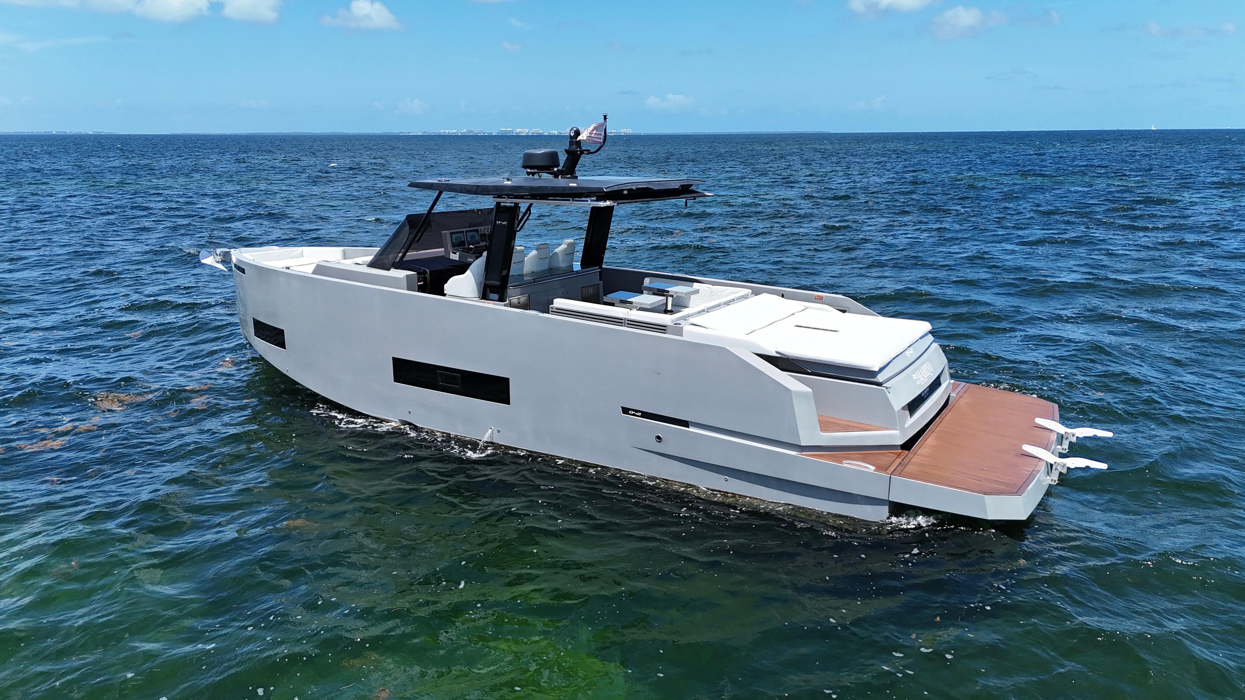 2021 De Antonio Yachts D42
