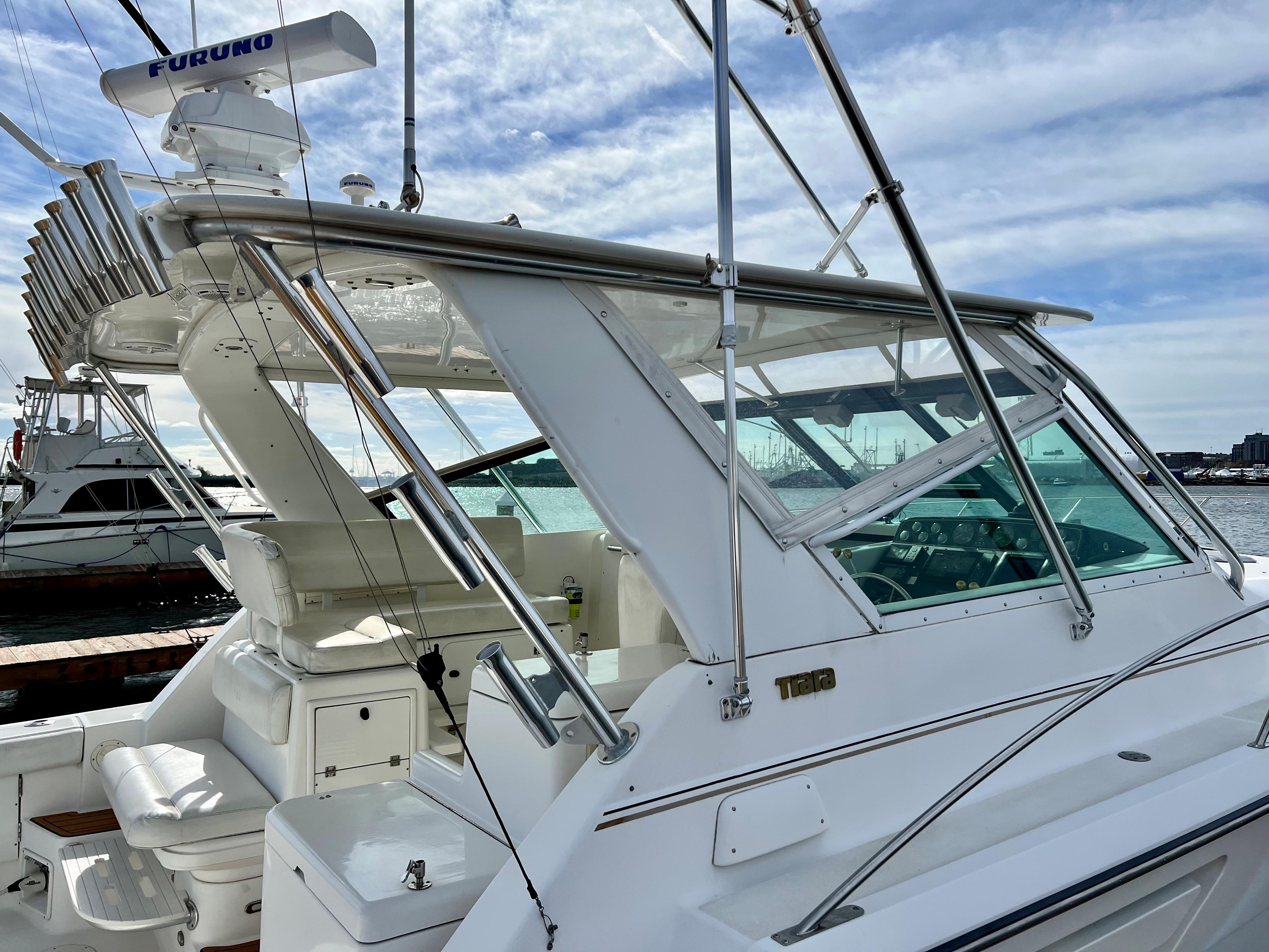 2000 Tiara Yachts 3700 Open