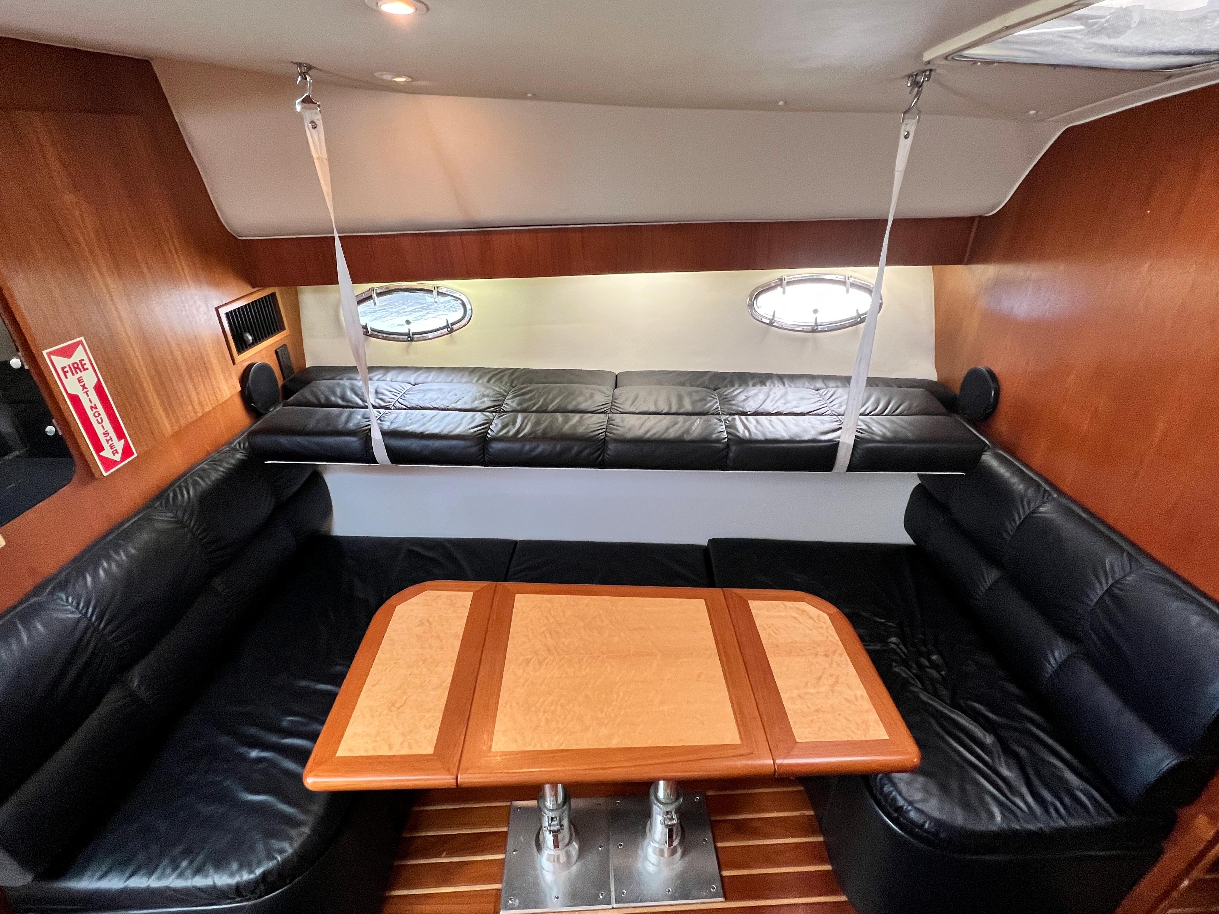 2000 Tiara Yachts 3700 Open