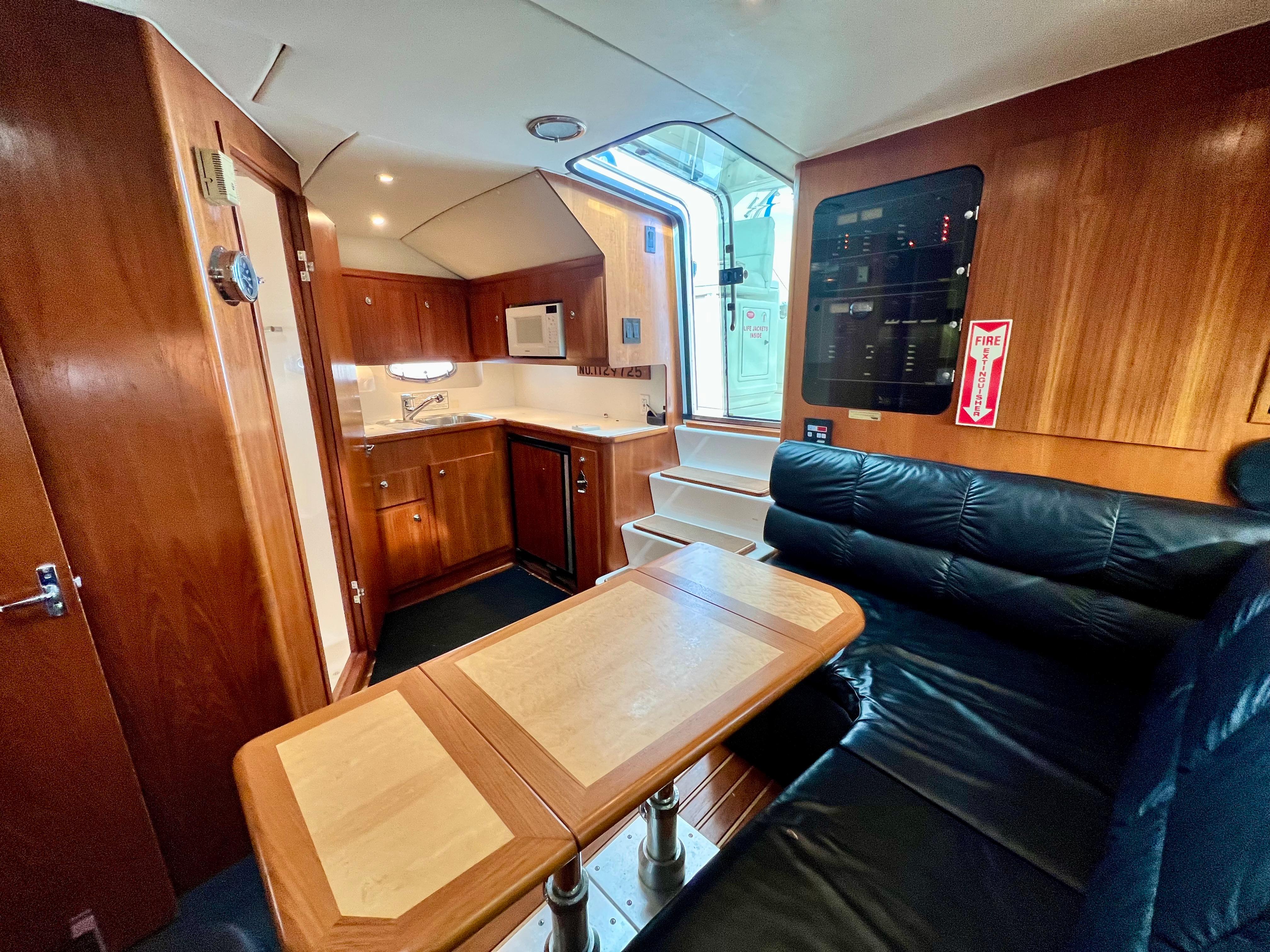 2000 Tiara Yachts 3700 Open