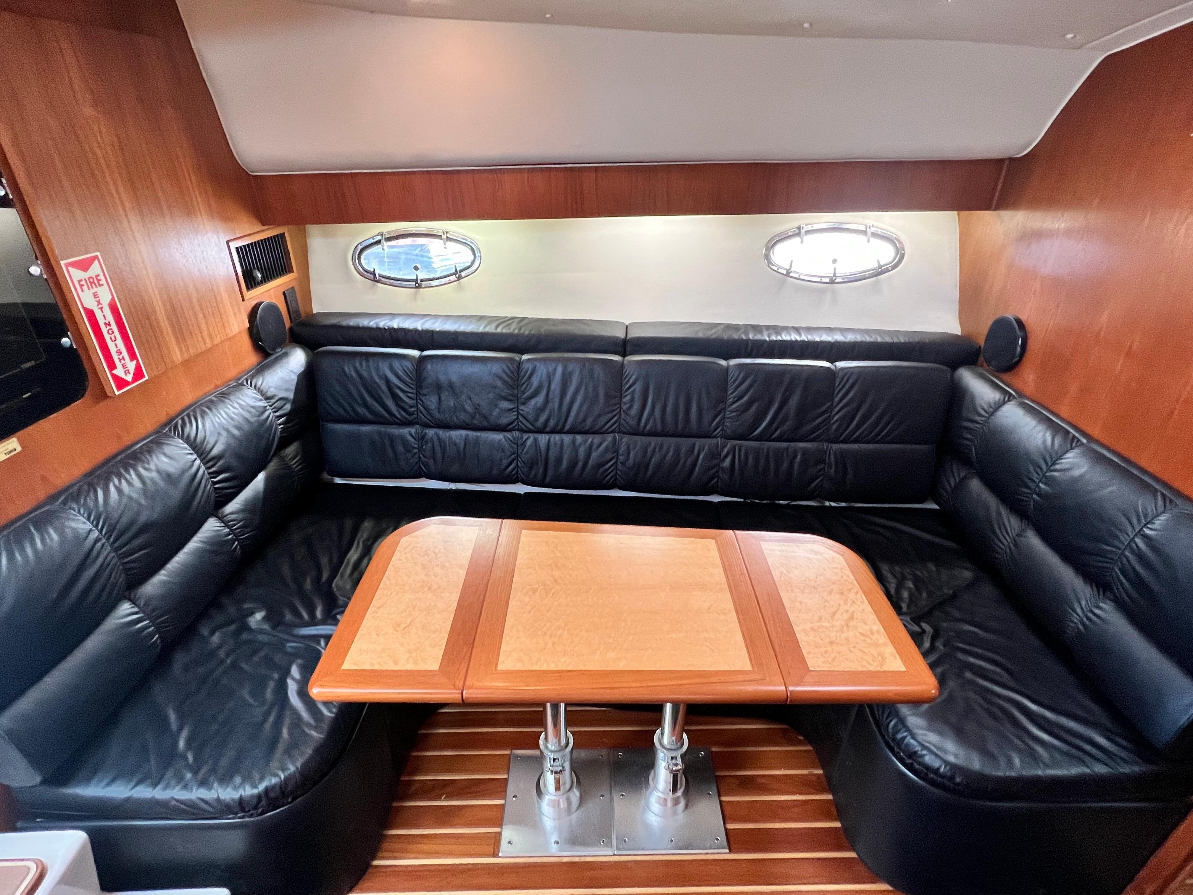 2000 Tiara Yachts 3700 Open