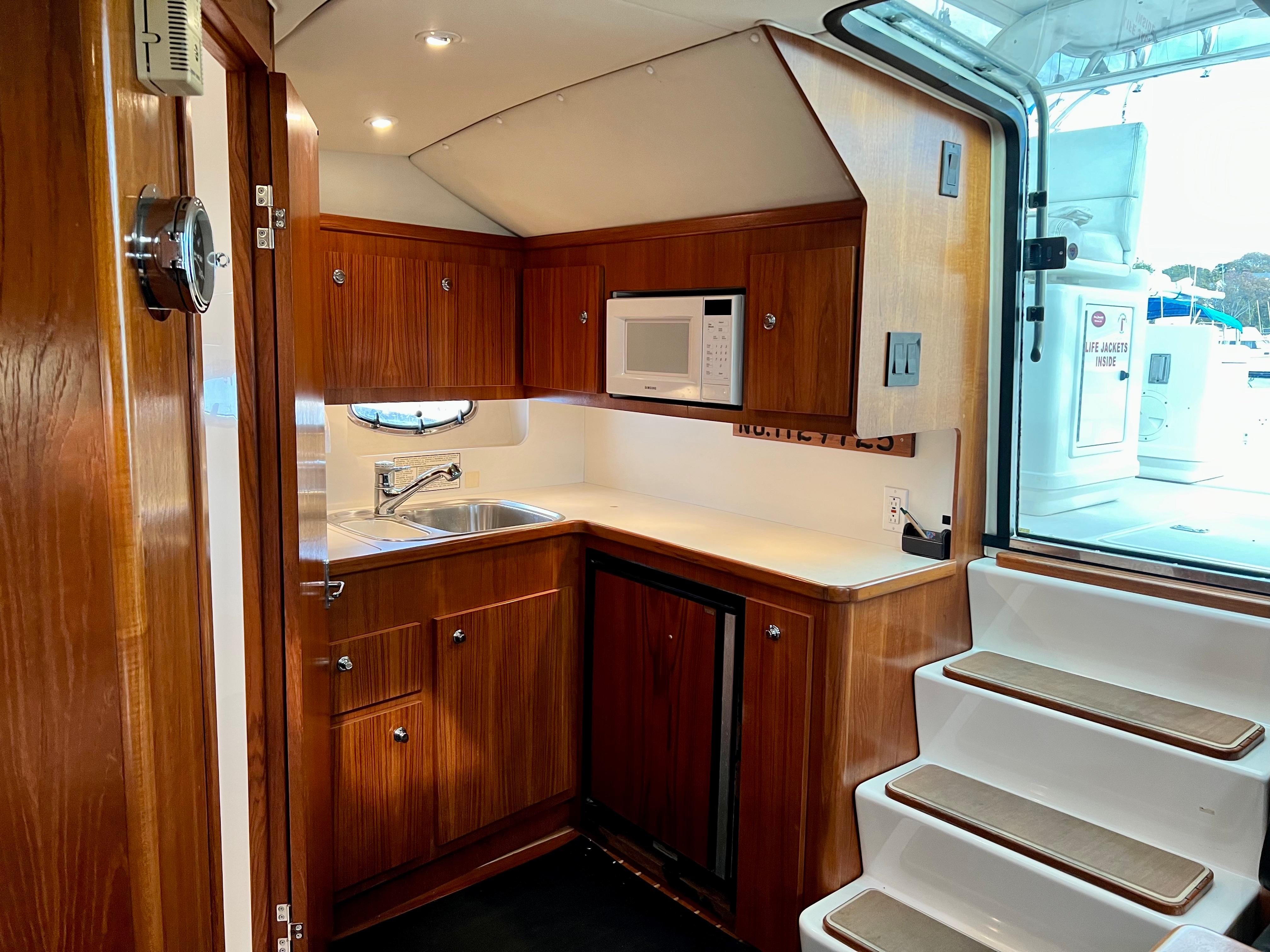 2000 Tiara Yachts 3700 Open